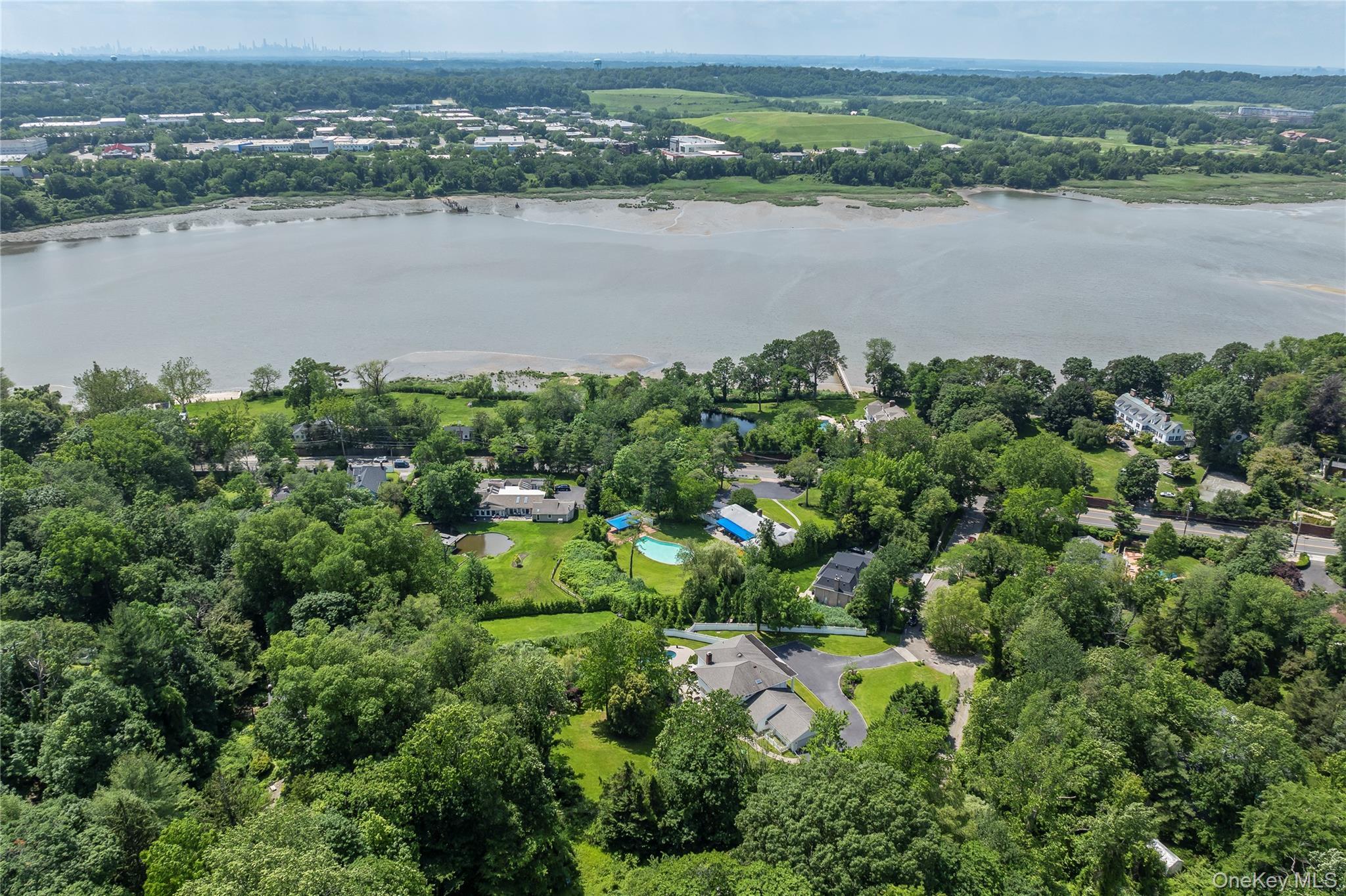 Single Family Montrose Nassau County, NY 11576, MLS-906465-35