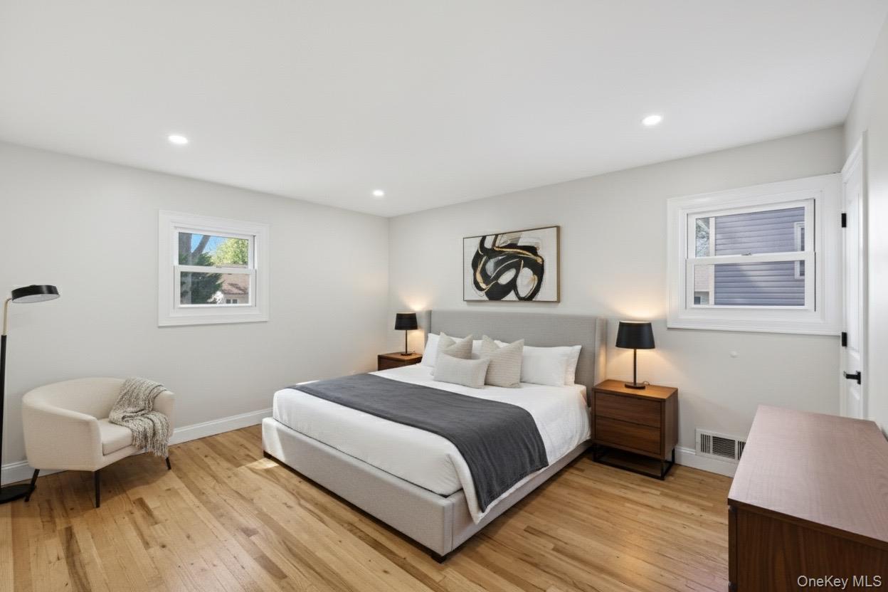 Single Family Glendale  Suffolk County, NY 11735, MLS-906473-15