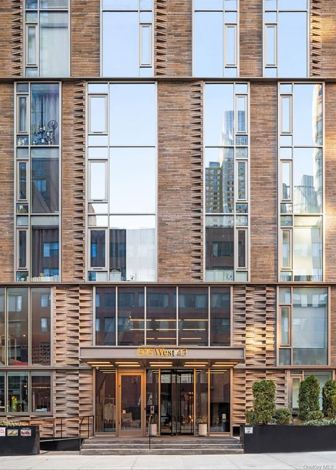 Condo 43rd  Manhattan, NY 10036, MLS-906488-24