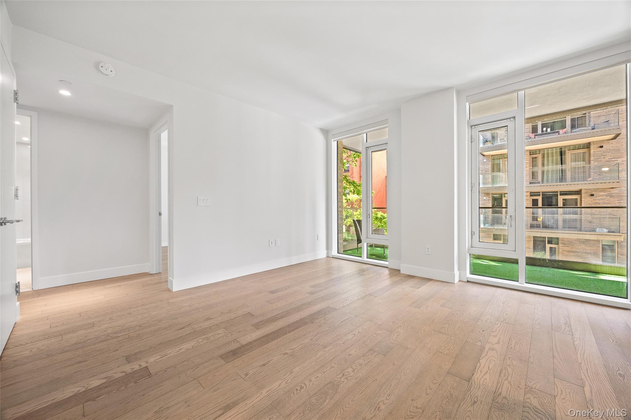 Condo 43rd  Manhattan, NY 10036, MLS-906488-3