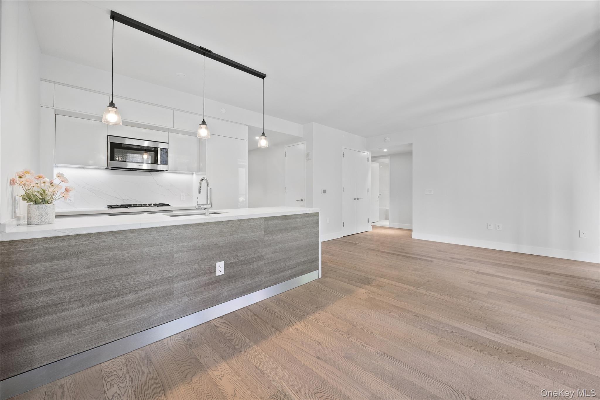 Condo 43rd  Manhattan, NY 10036, MLS-906488-7