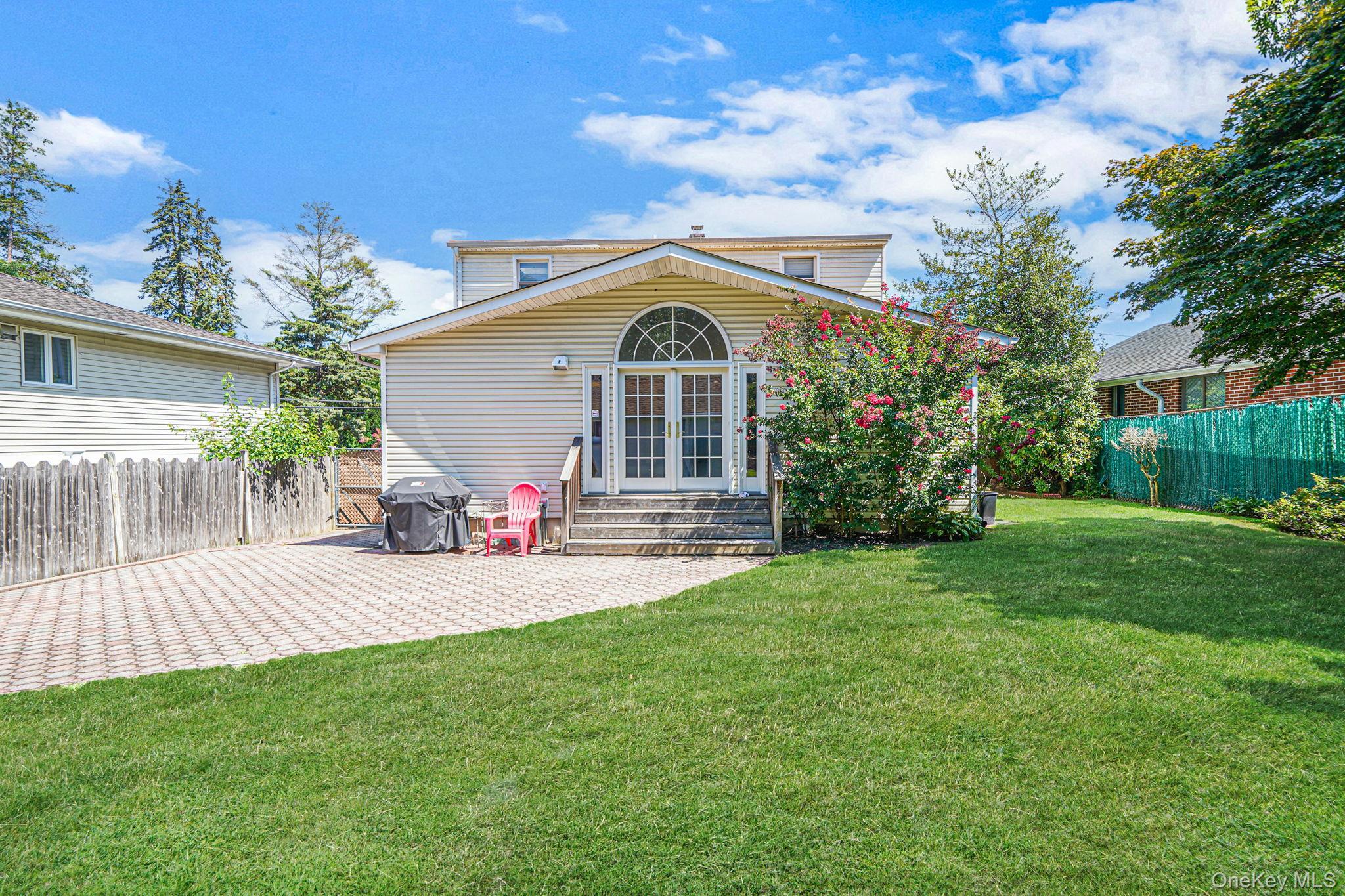 Single Family Valentine  Nassau County, NY 11542, MLS-906500-17