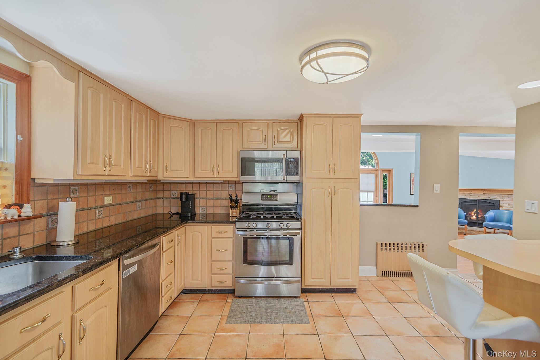 Single Family Valentine  Nassau County, NY 11542, MLS-906500-3