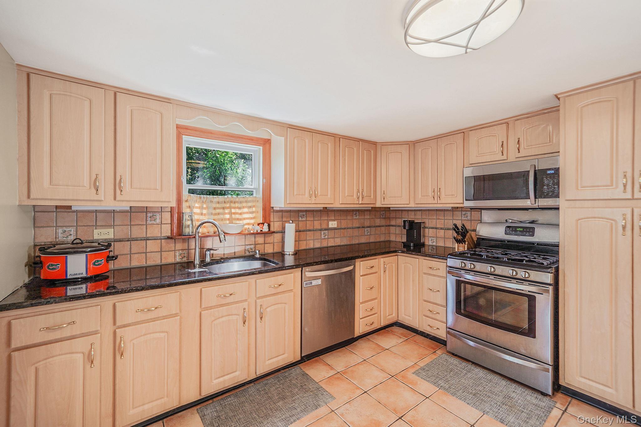 Single Family Valentine  Nassau County, NY 11542, MLS-906500-6