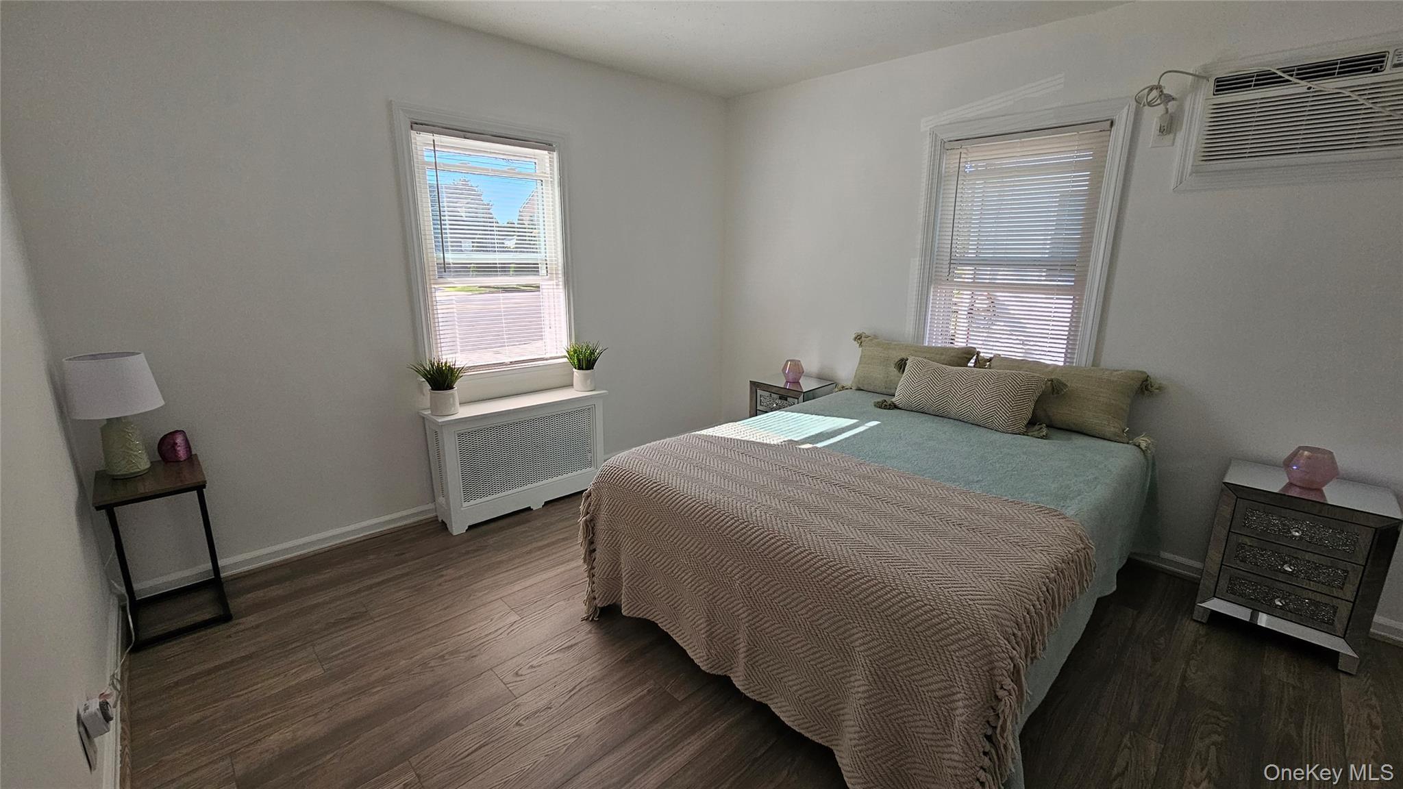 Single Family Hillside Nassau County, NY 11040, MLS-906518-10