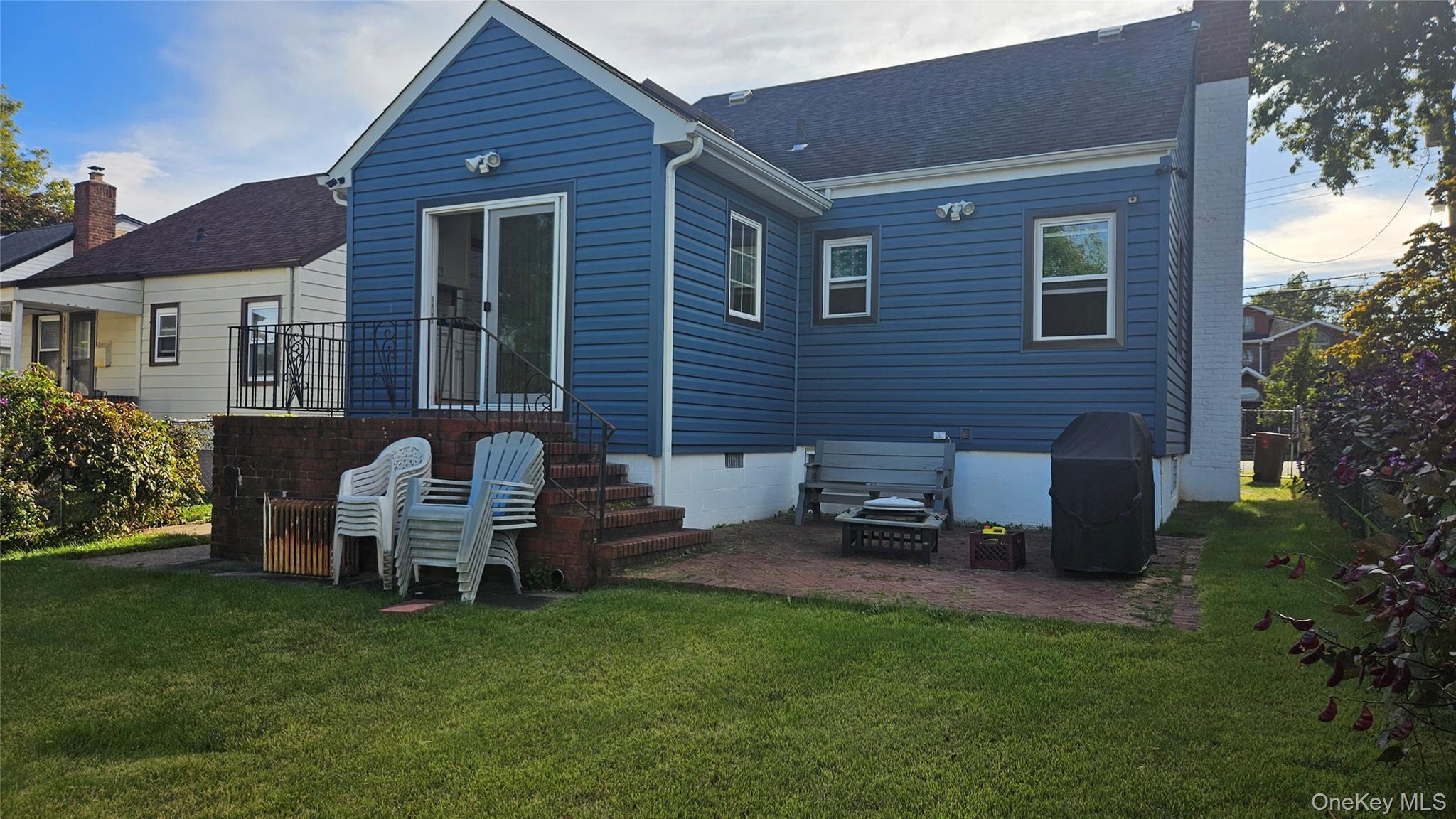 Single Family Hillside Nassau County, NY 11040, MLS-906518-21