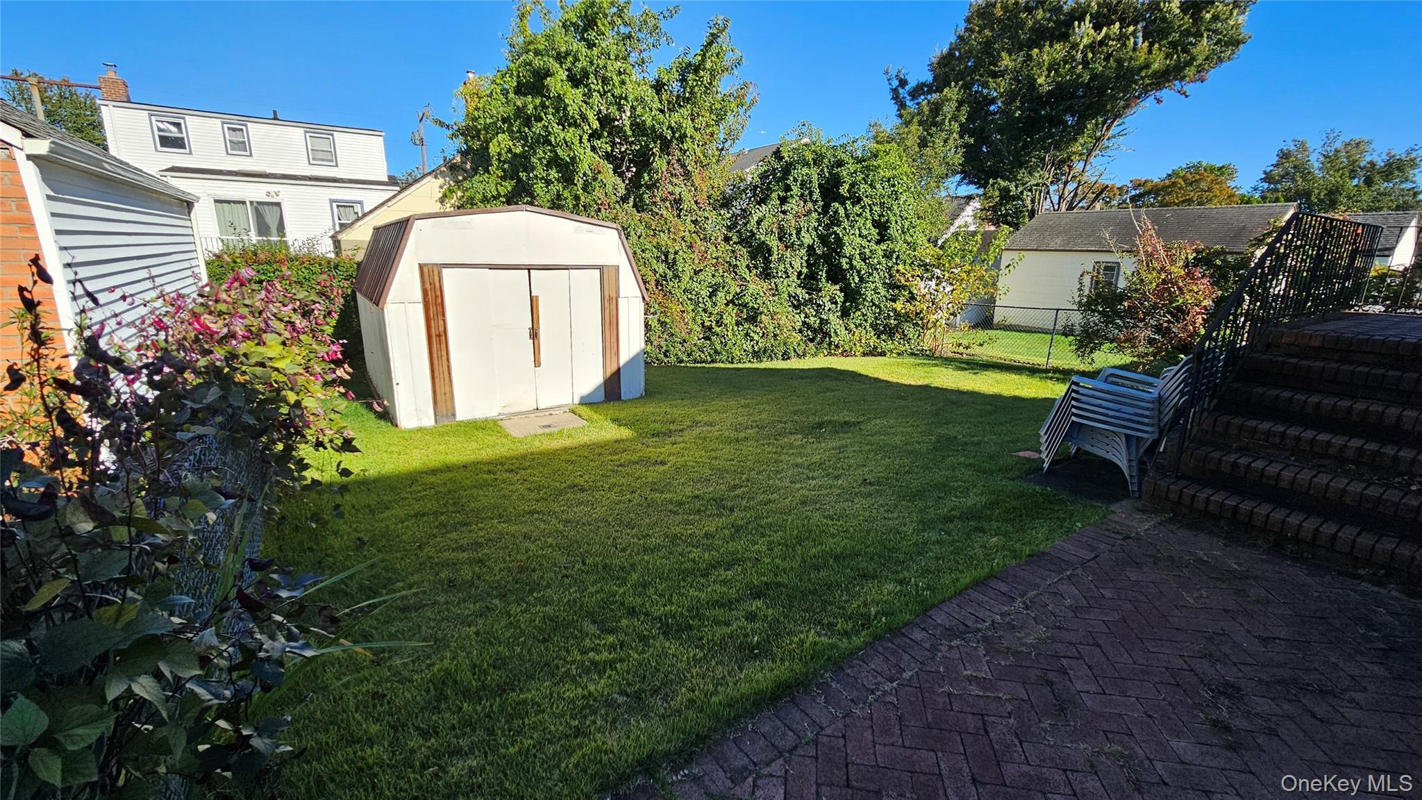 Single Family Hillside  Nassau County, NY 11040, MLS-906518-24