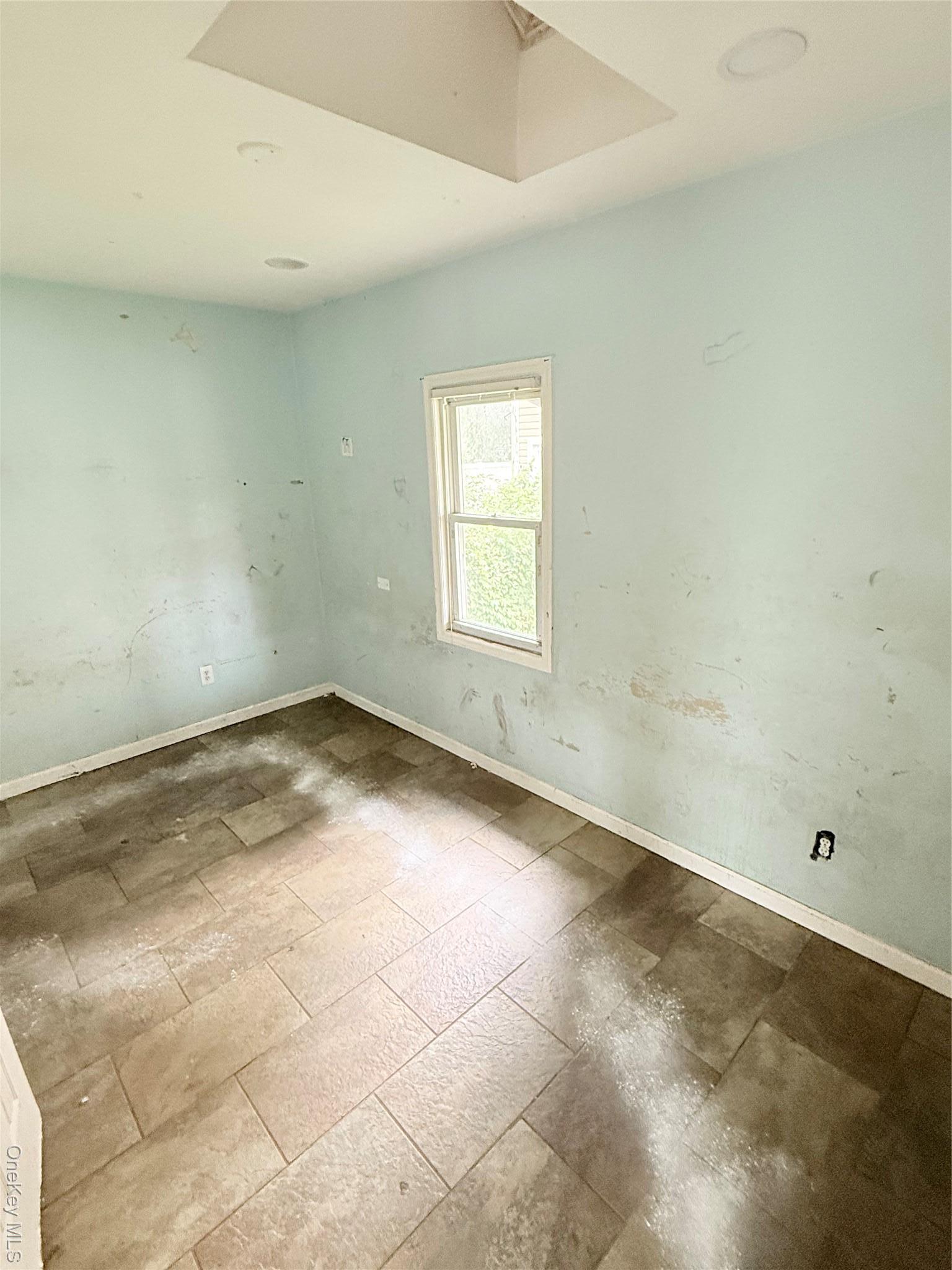 Single Family Dartmouth  Nassau County, NY 11550, MLS-906562-11