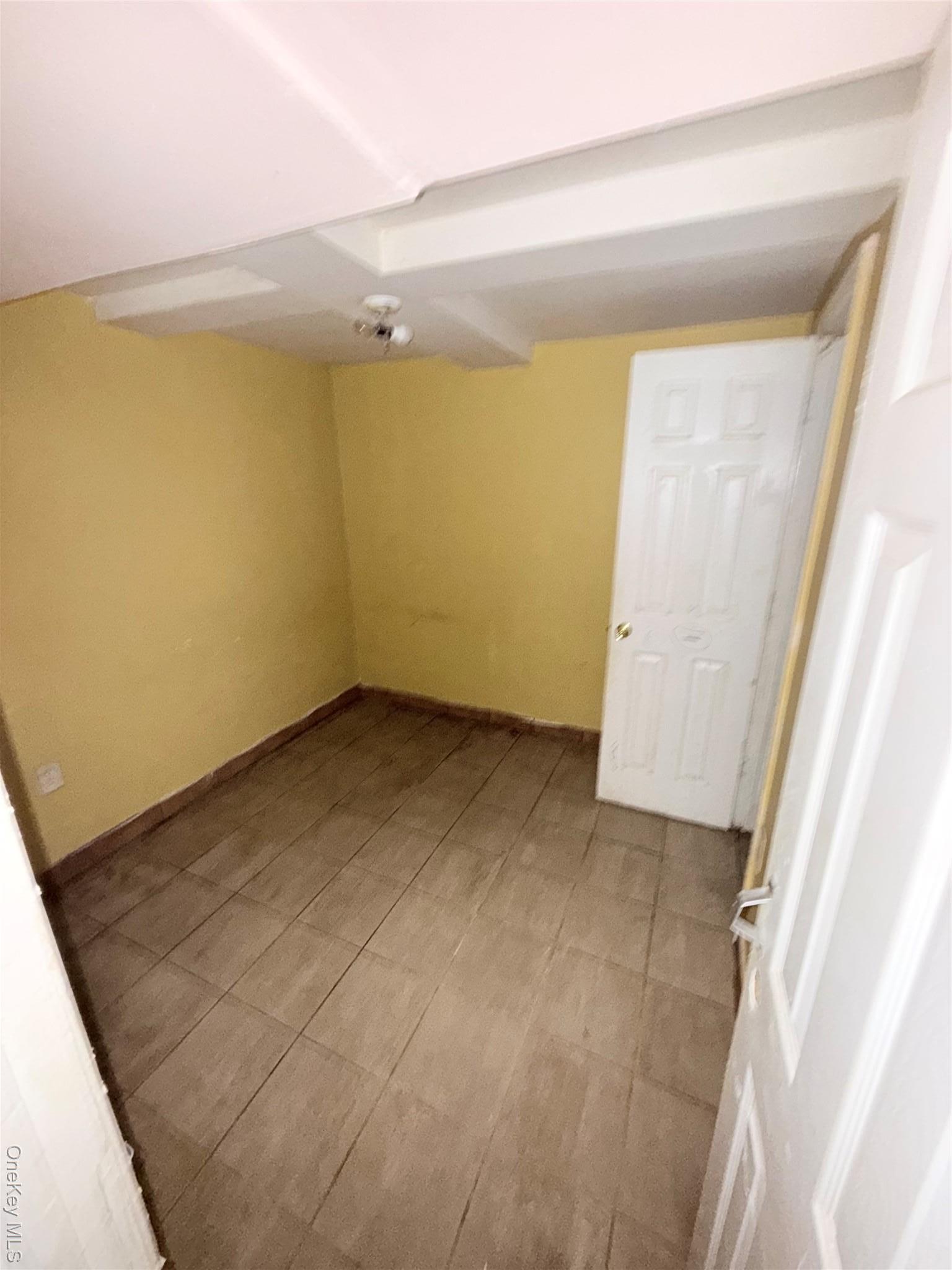 Single Family Dartmouth  Nassau County, NY 11550, MLS-906562-21