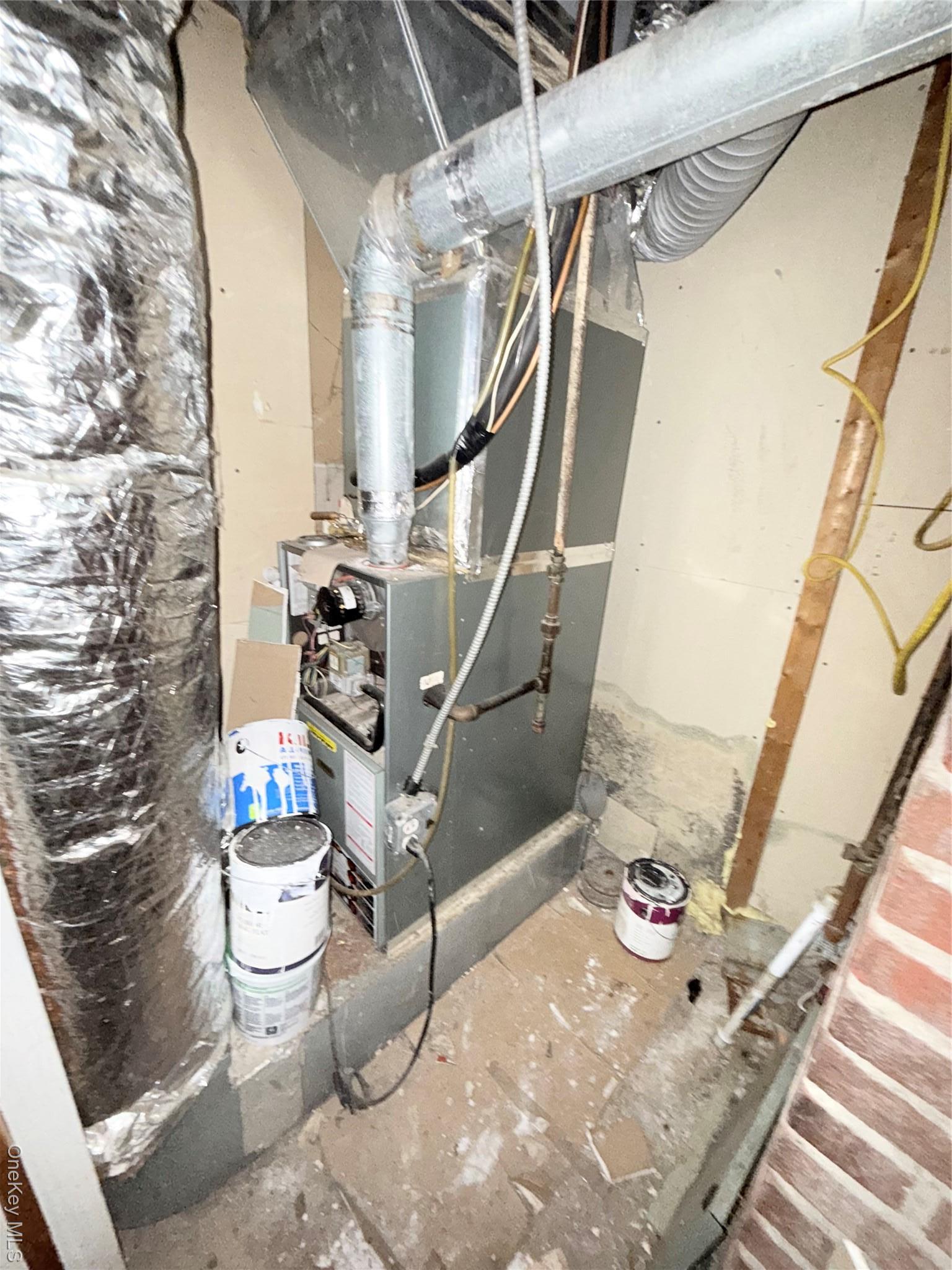 Single Family Dartmouth  Nassau County, NY 11550, MLS-906562-26