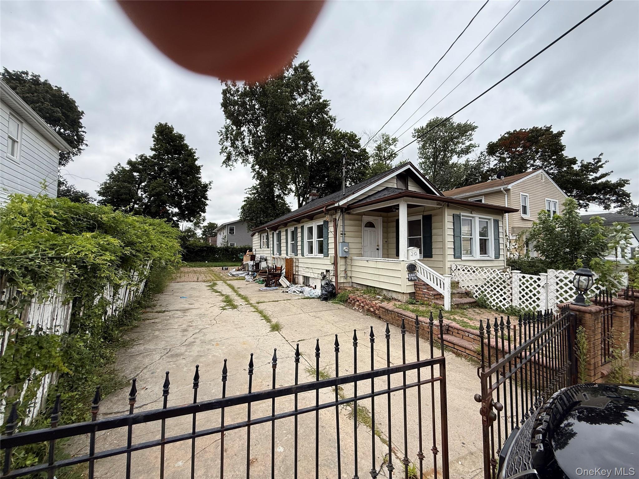 Single Family Dartmouth  Nassau County, NY 11550, MLS-906562-4