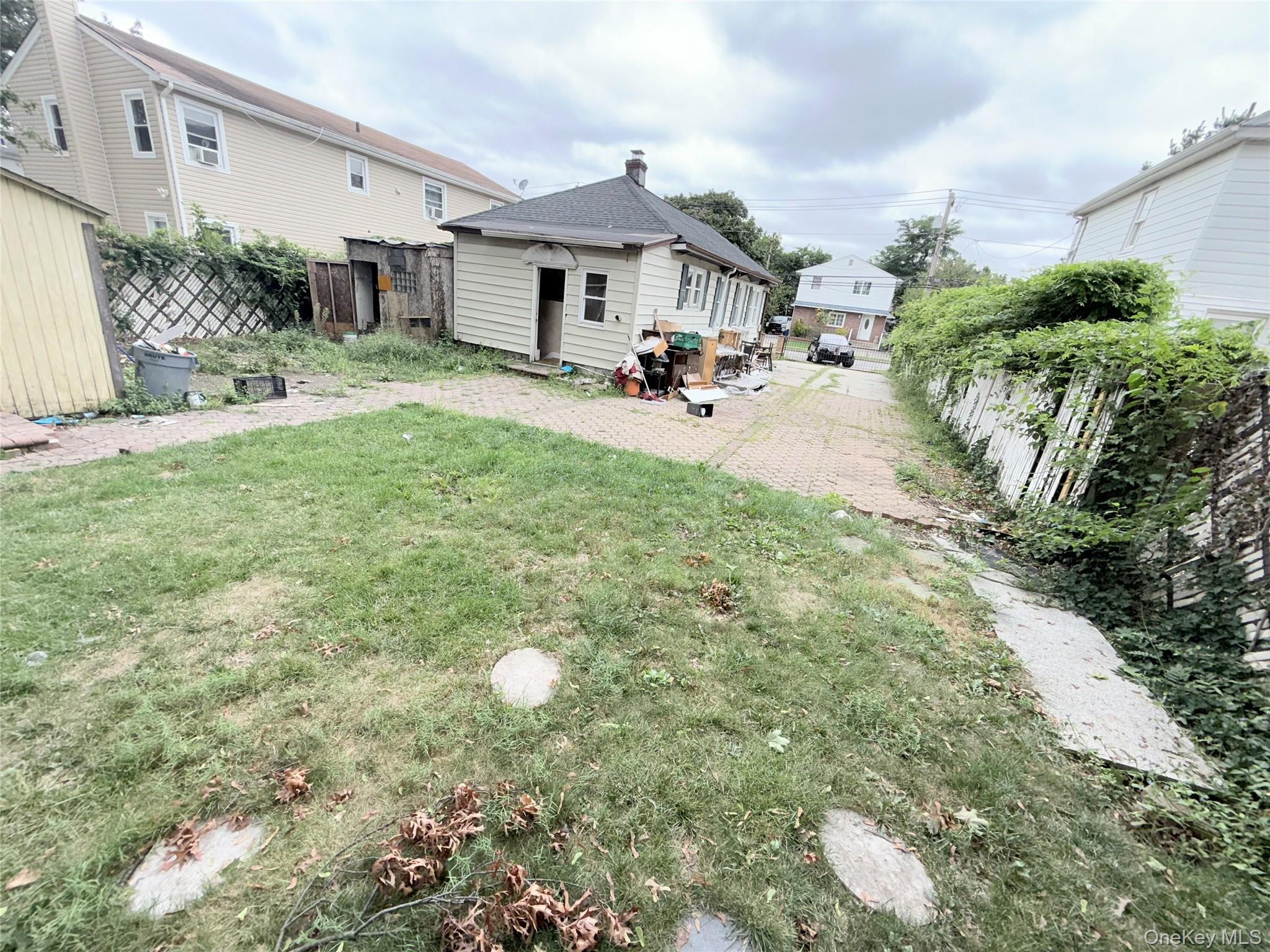 Single Family Dartmouth  Nassau County, NY 11550, MLS-906562-6