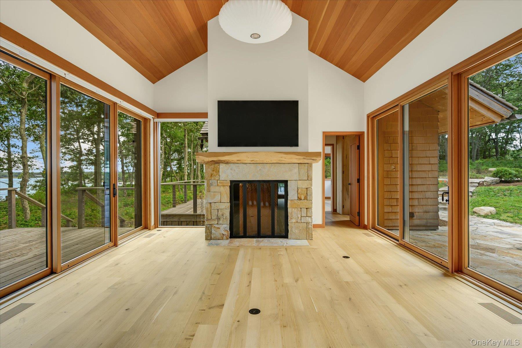 Single Family Thompson Suffolk County, NY 11964, MLS-906564-19