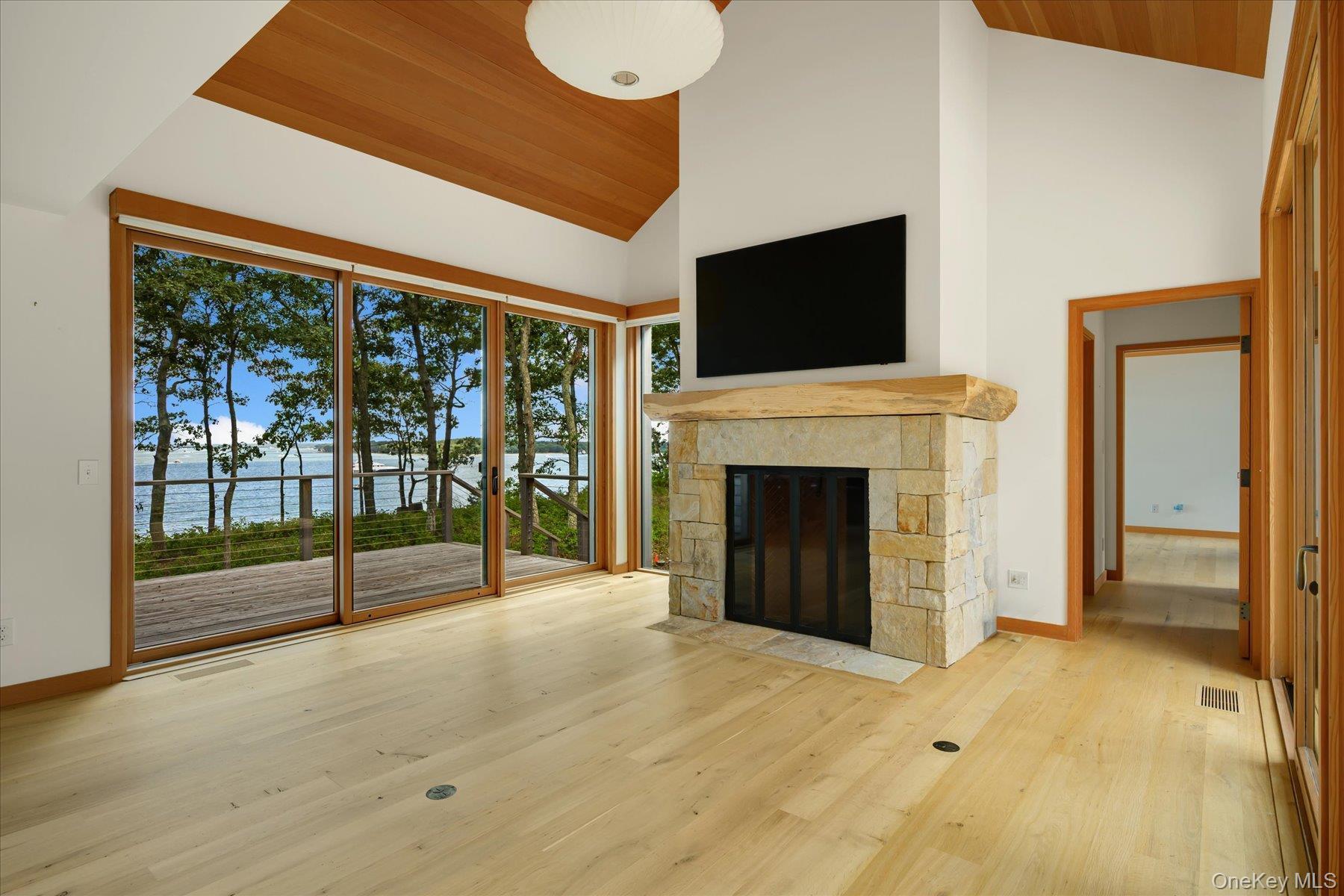 Single Family Thompson Suffolk County, NY 11964, MLS-906564-20