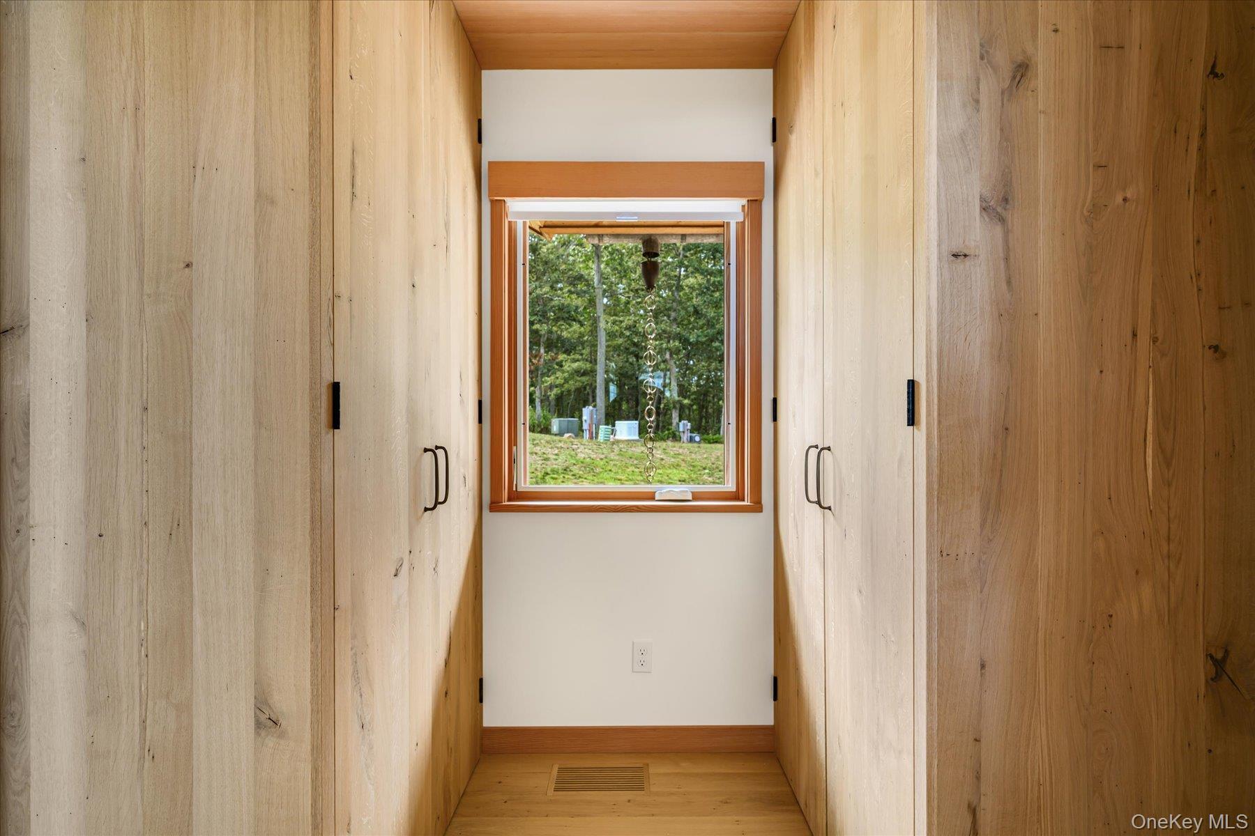 Single Family Thompson Suffolk County, NY 11964, MLS-906564-27