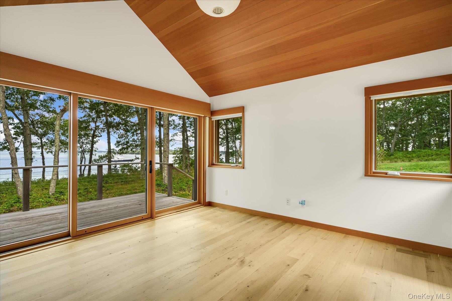 Single Family Thompson Suffolk County, NY 11964, MLS-906564-29