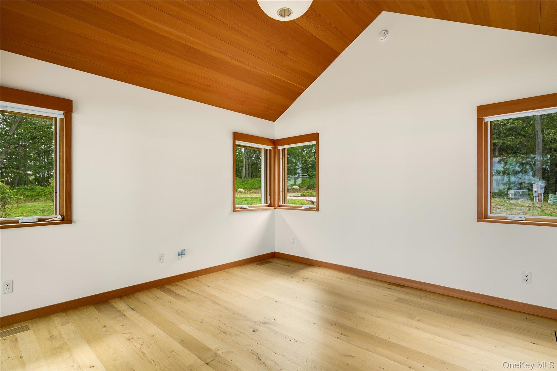 Single Family Thompson Suffolk County, NY 11964, MLS-906564-31