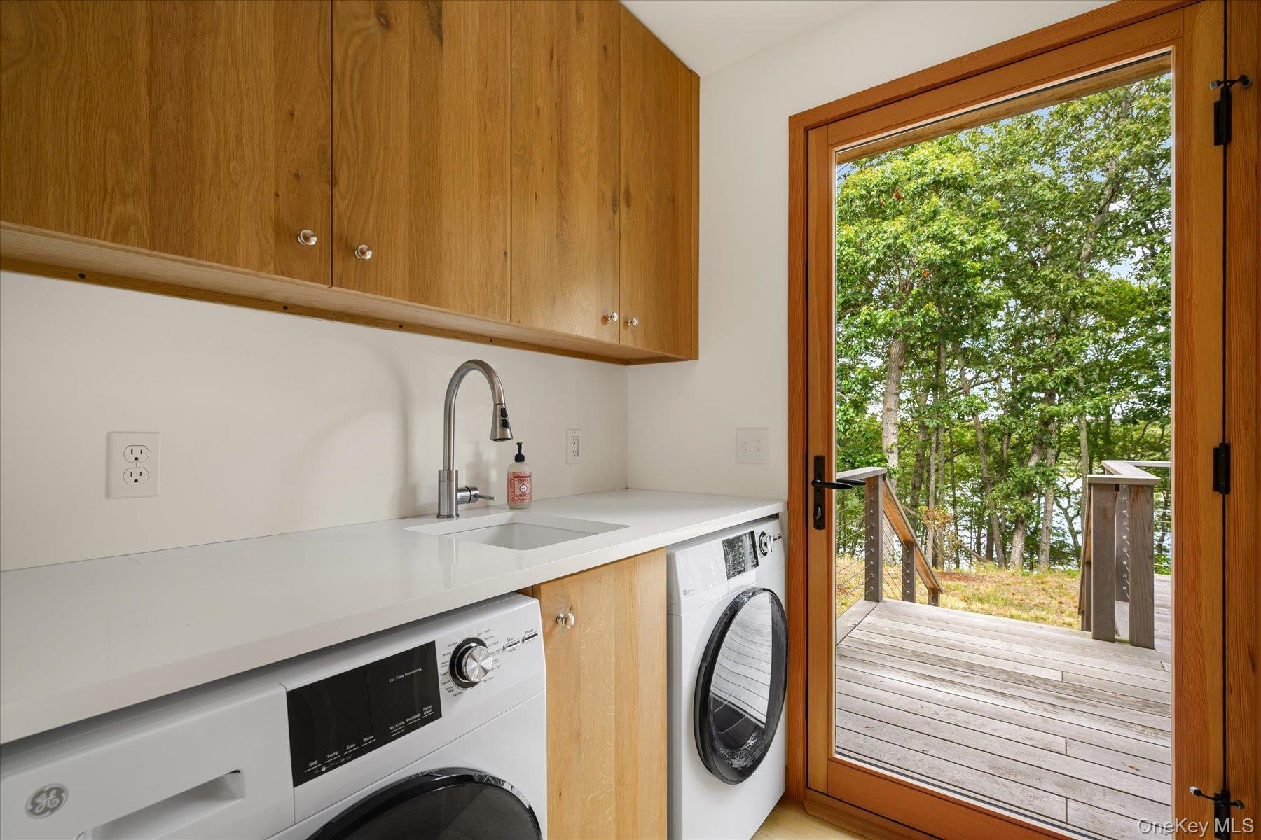 Single Family Thompson Suffolk County, NY 11964, MLS-906564-32