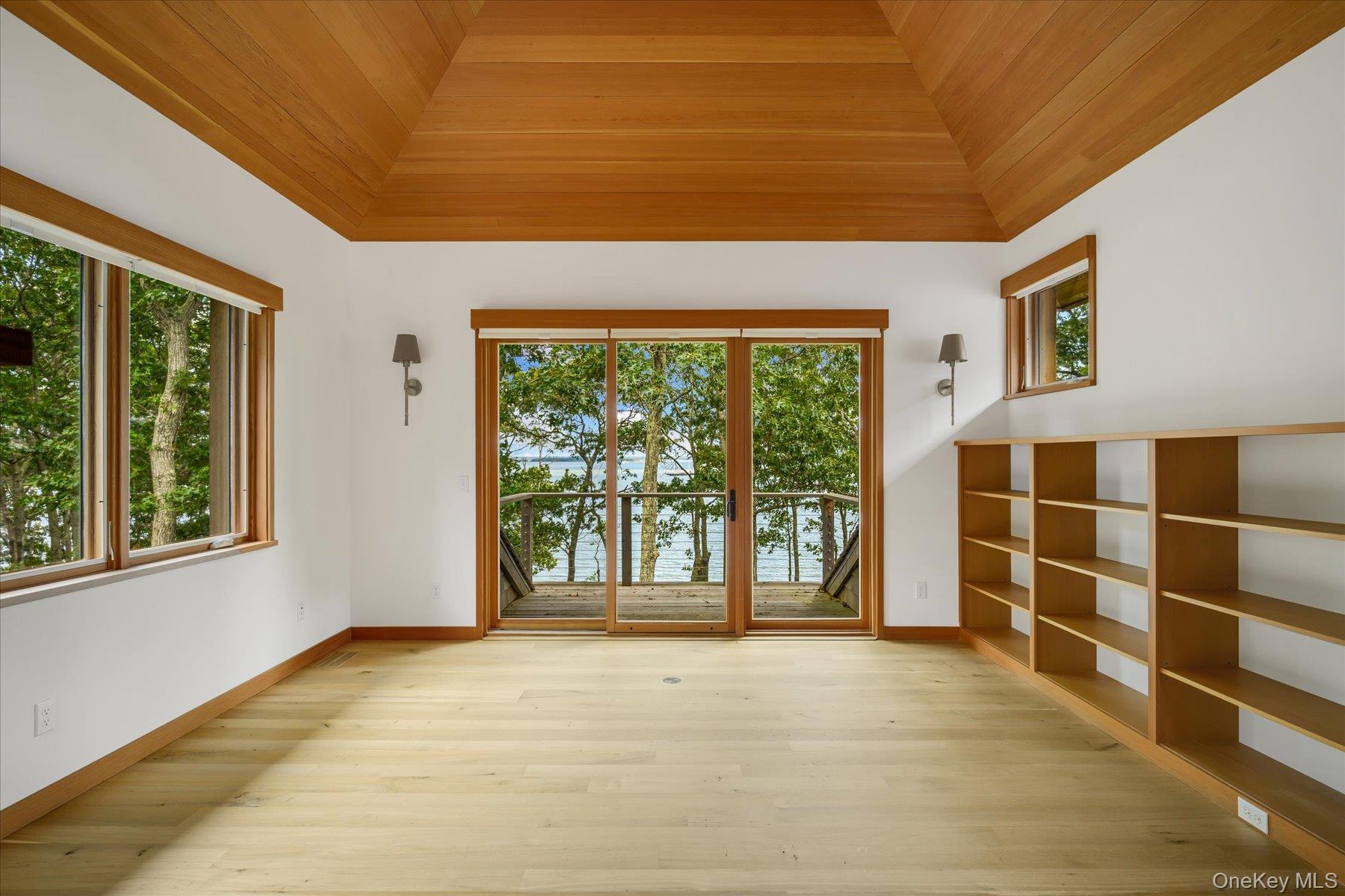 Single Family Thompson Suffolk County, NY 11964, MLS-906564-37