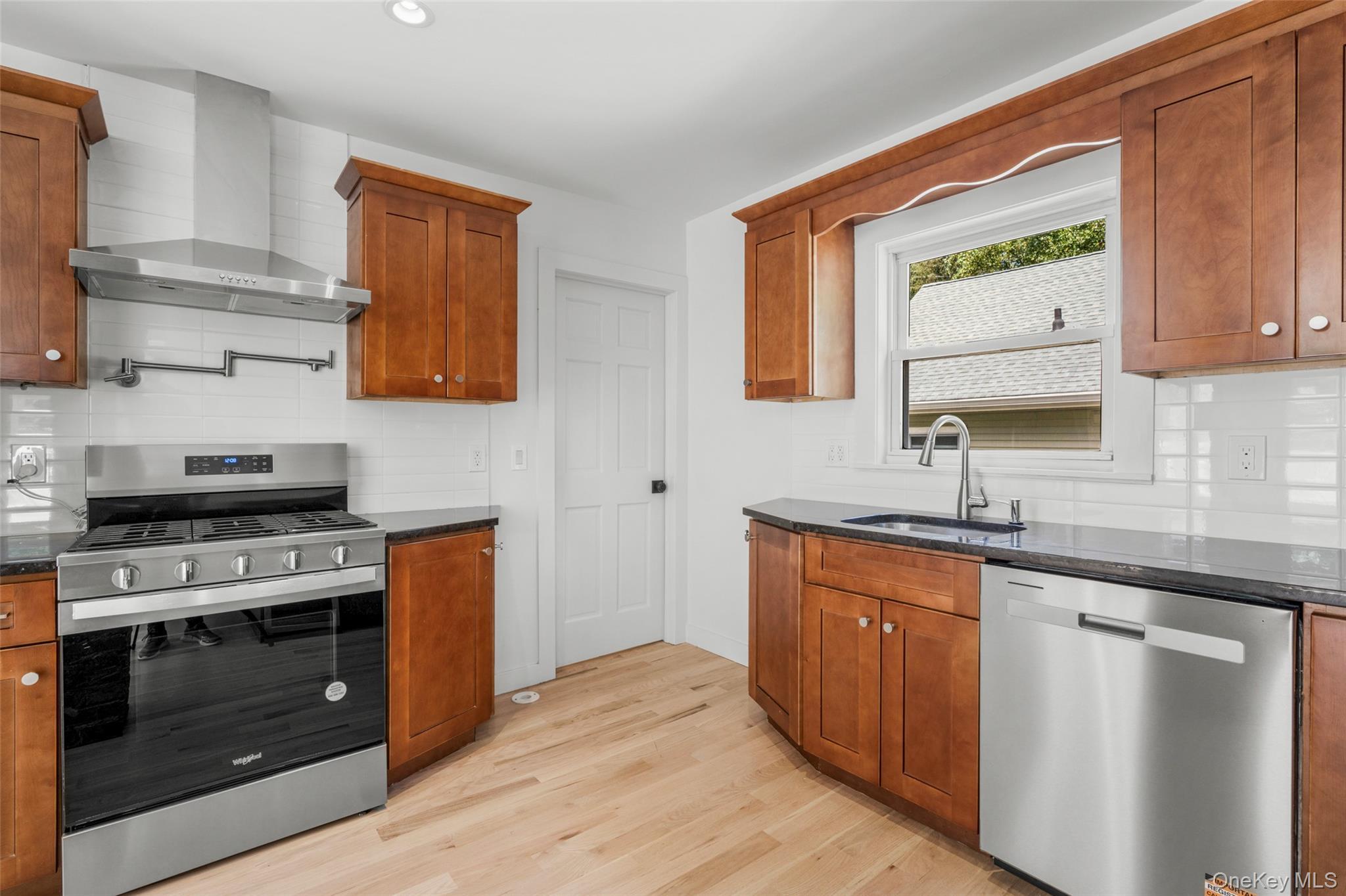 Single Family Tuxedo  Westchester County, NY 10532, MLS-906612-3