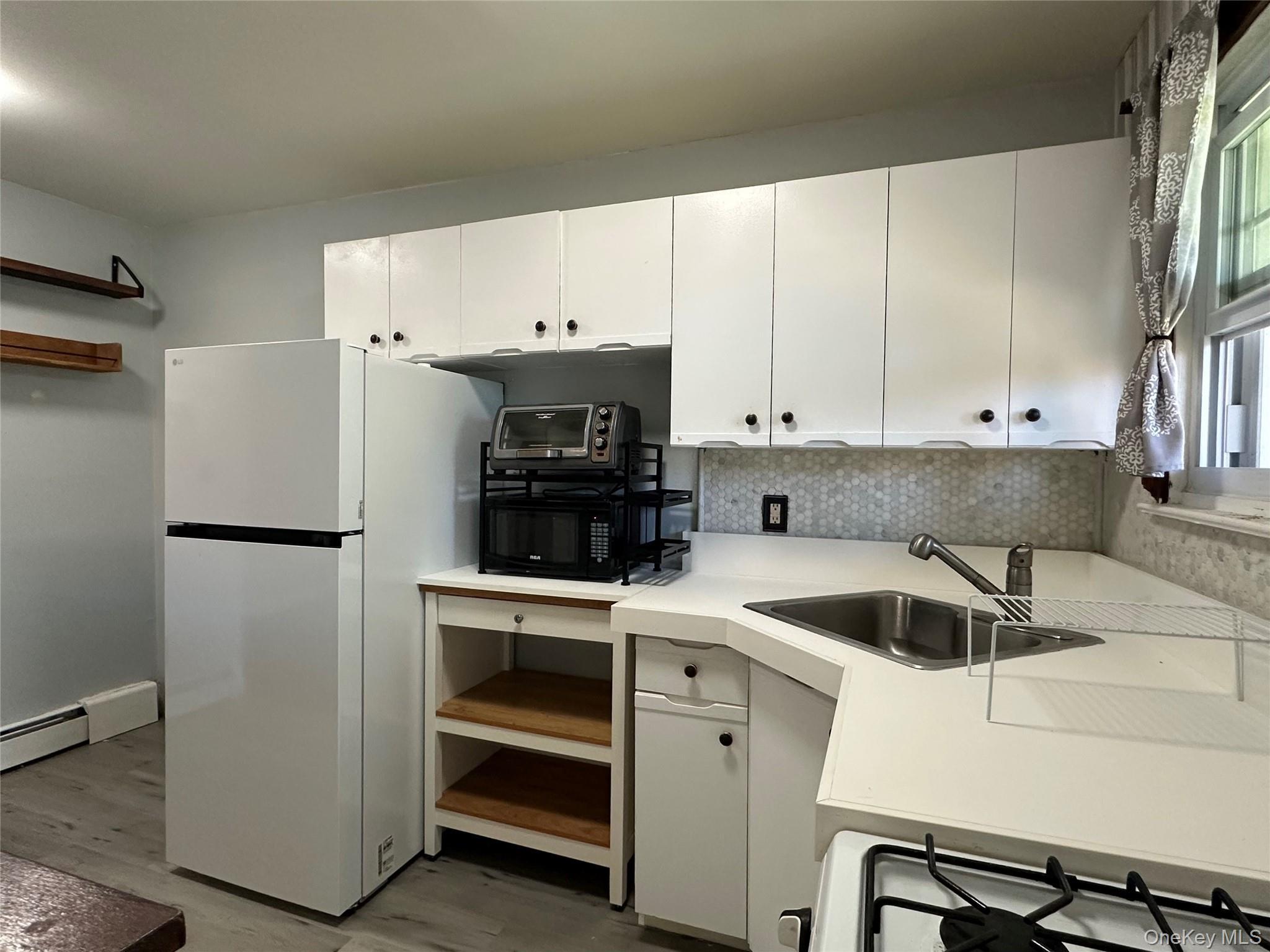 Coop Fairharbor  Suffolk County, NY 11772, MLS-906629-2