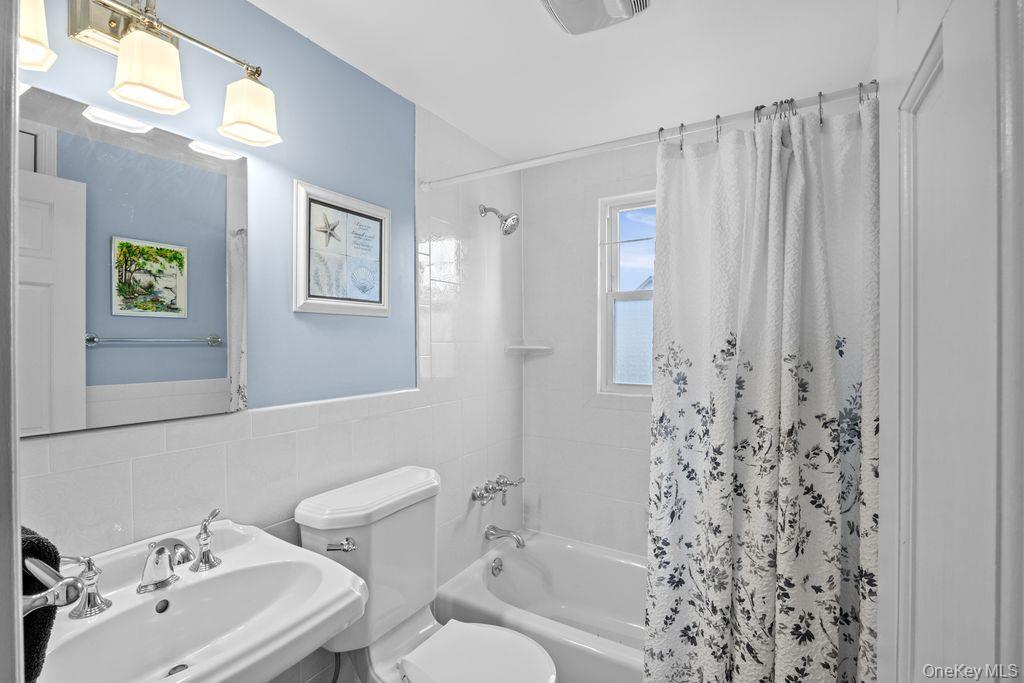 Single Family Newark  Suffolk County, NY 11757, MLS-906631-25