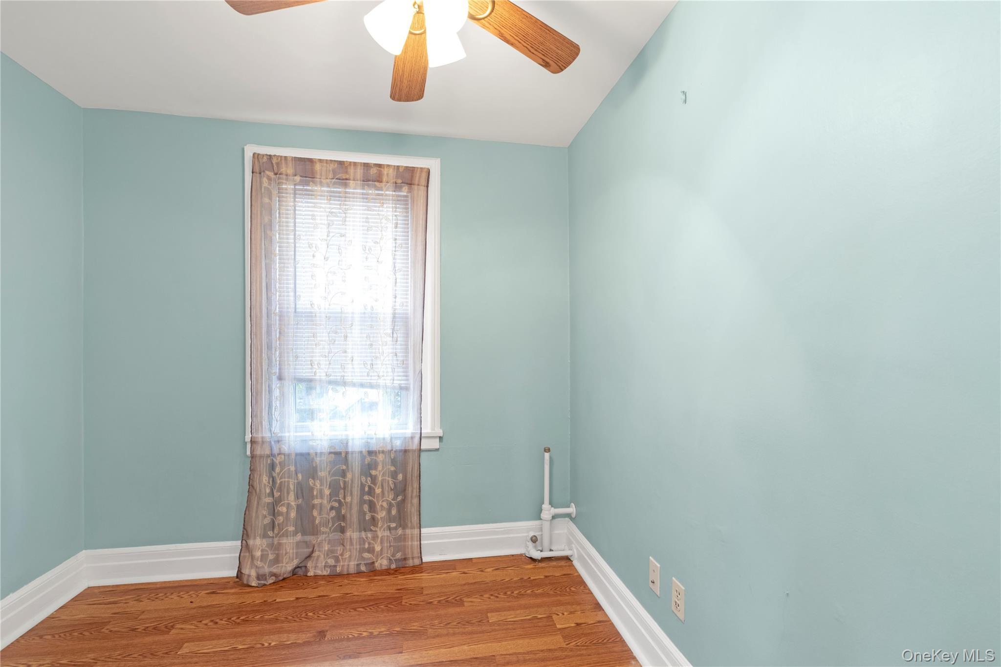 Single Family Walnut  Nassau County, NY 11590, MLS-906635-12