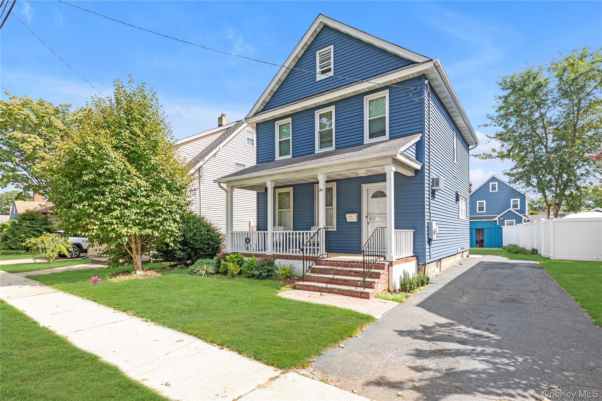 Single Family Walnut  Nassau County, NY 11590, MLS-906635-19