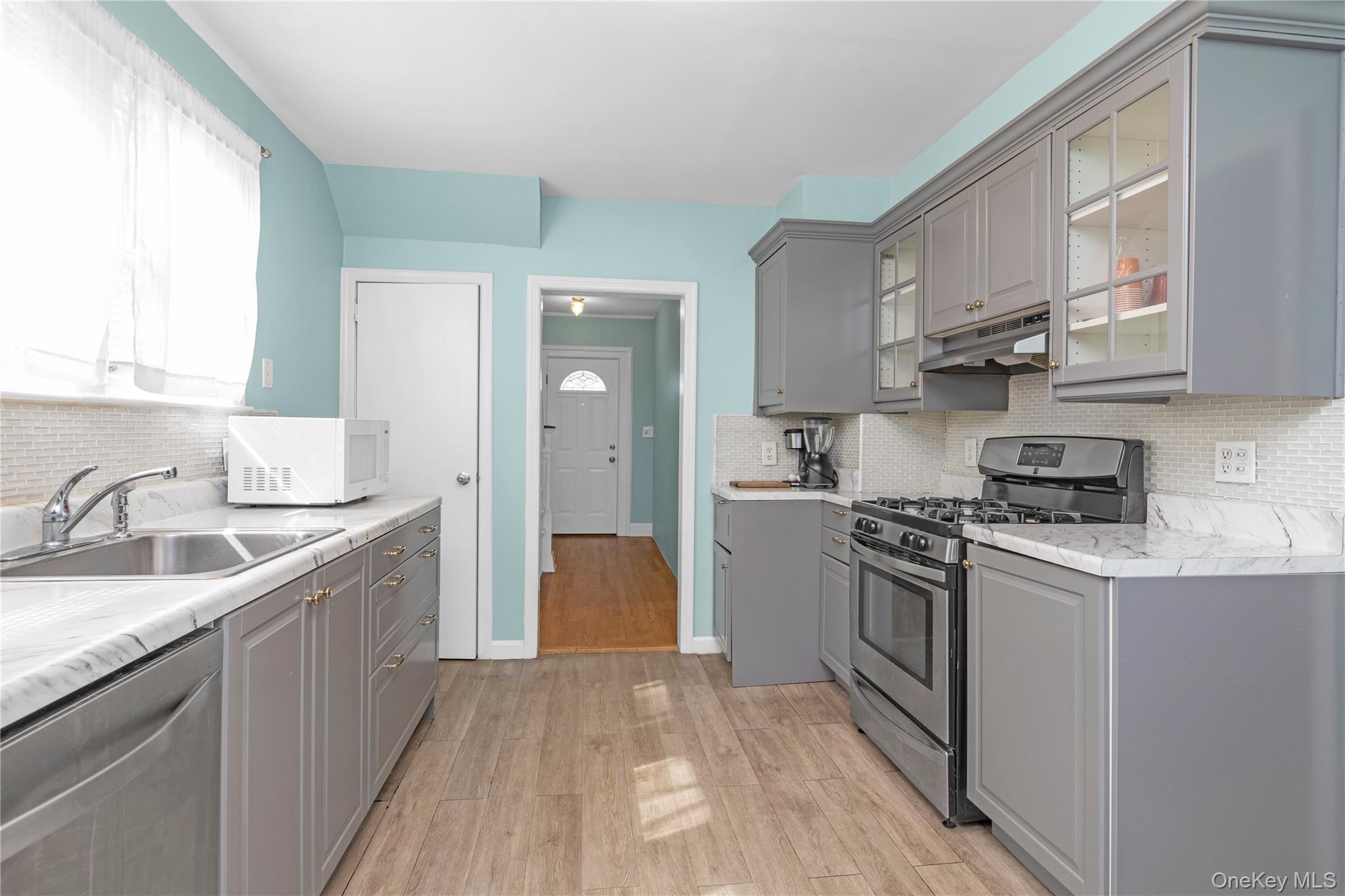 Single Family Walnut  Nassau County, NY 11590, MLS-906635-2