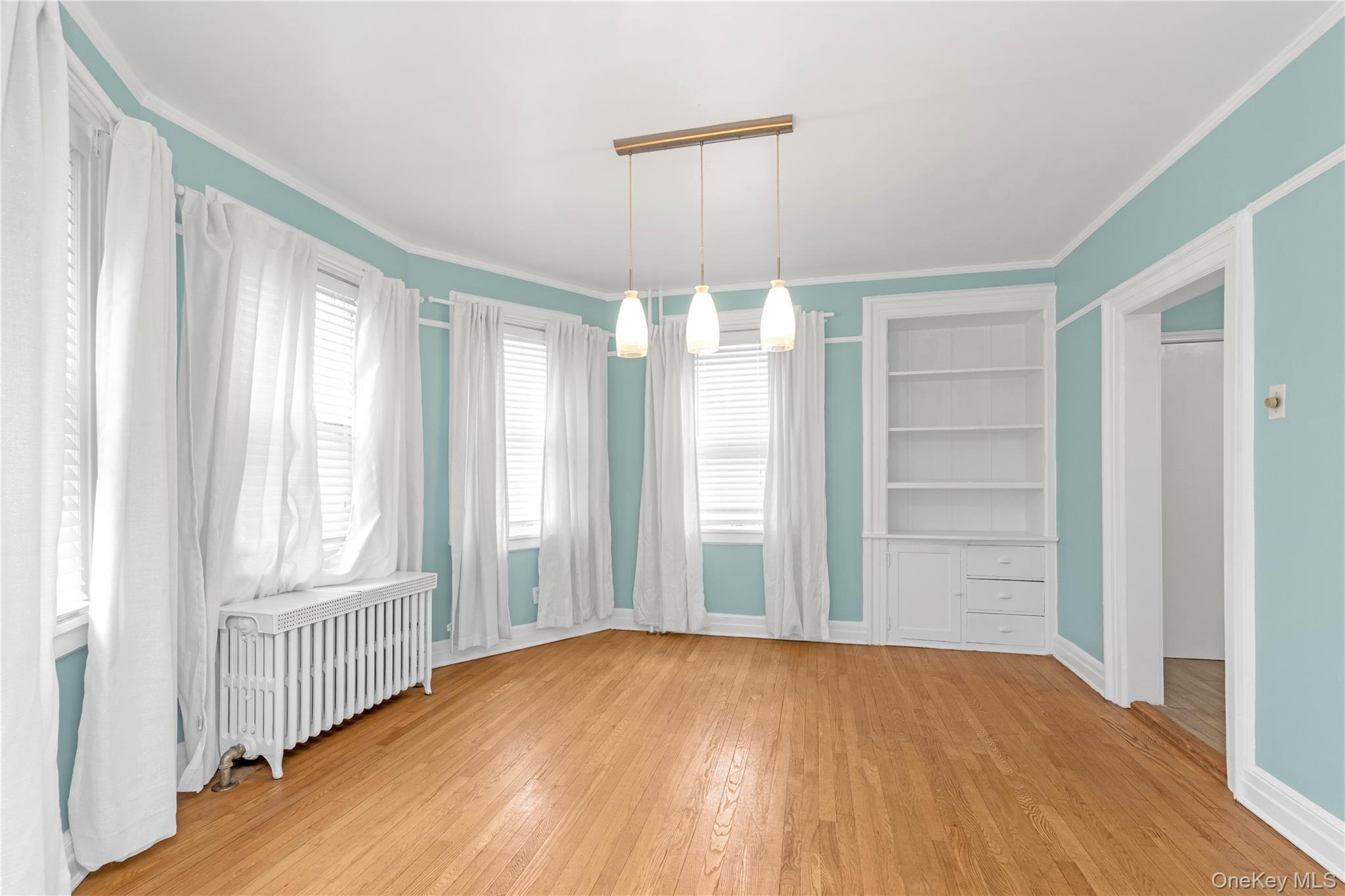 Single Family Walnut  Nassau County, NY 11590, MLS-906635-4