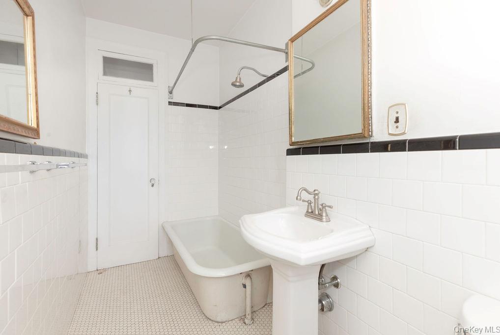 Coop 76th  Queens, NY 11372, MLS-906663-19