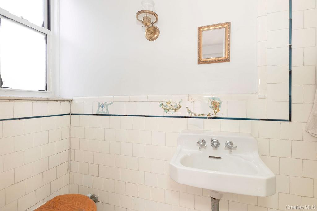 Coop 76th  Queens, NY 11372, MLS-906663-26