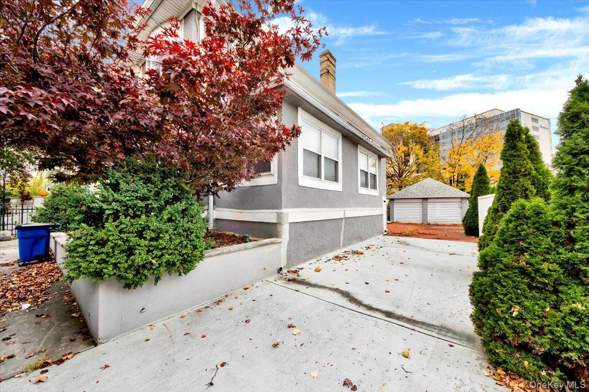 Single Family Hering  Bronx, NY 10461, MLS-906673-32