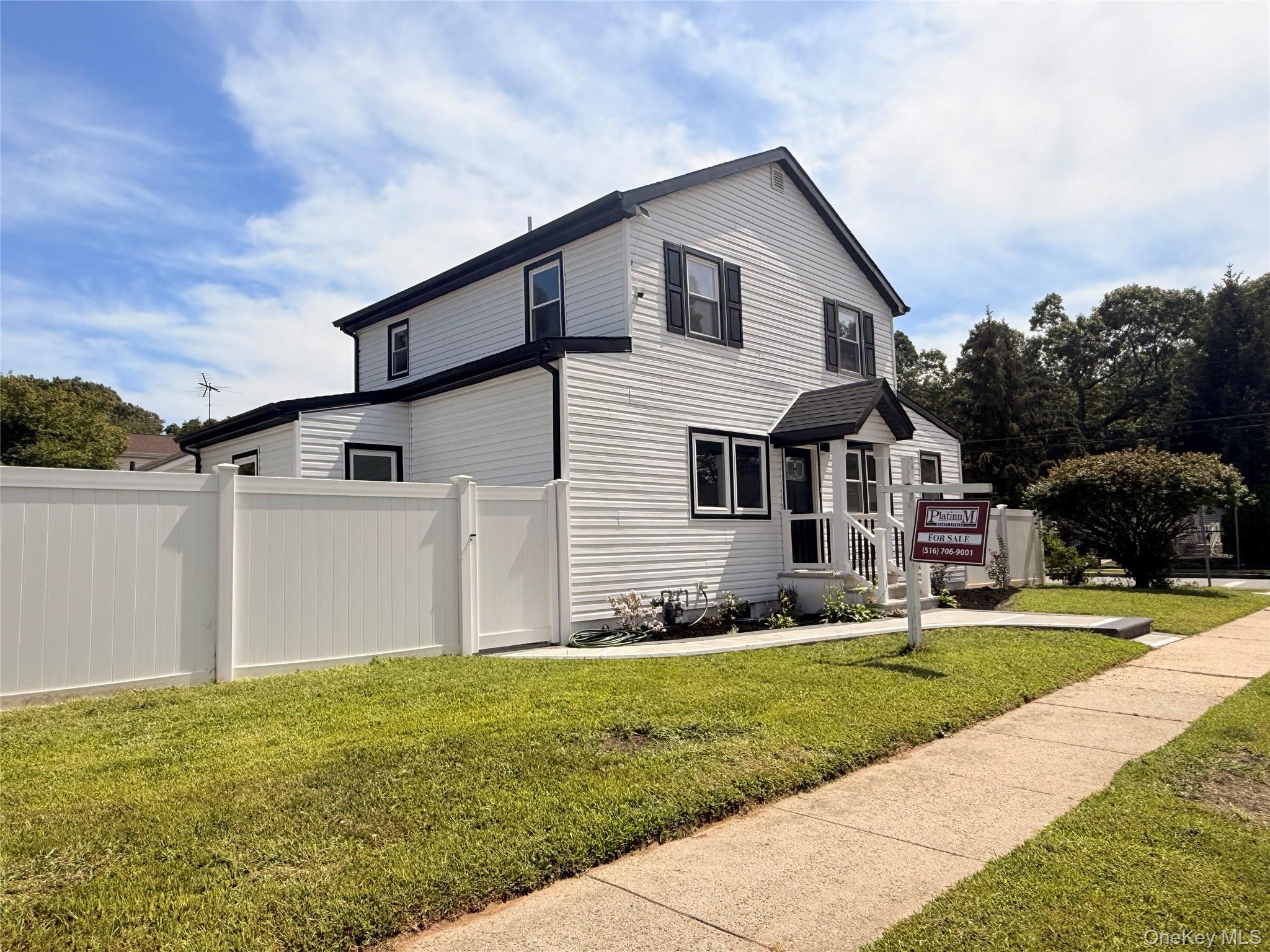 Single Family Saint Francis  Nassau County, NY 11575, MLS-906683-3