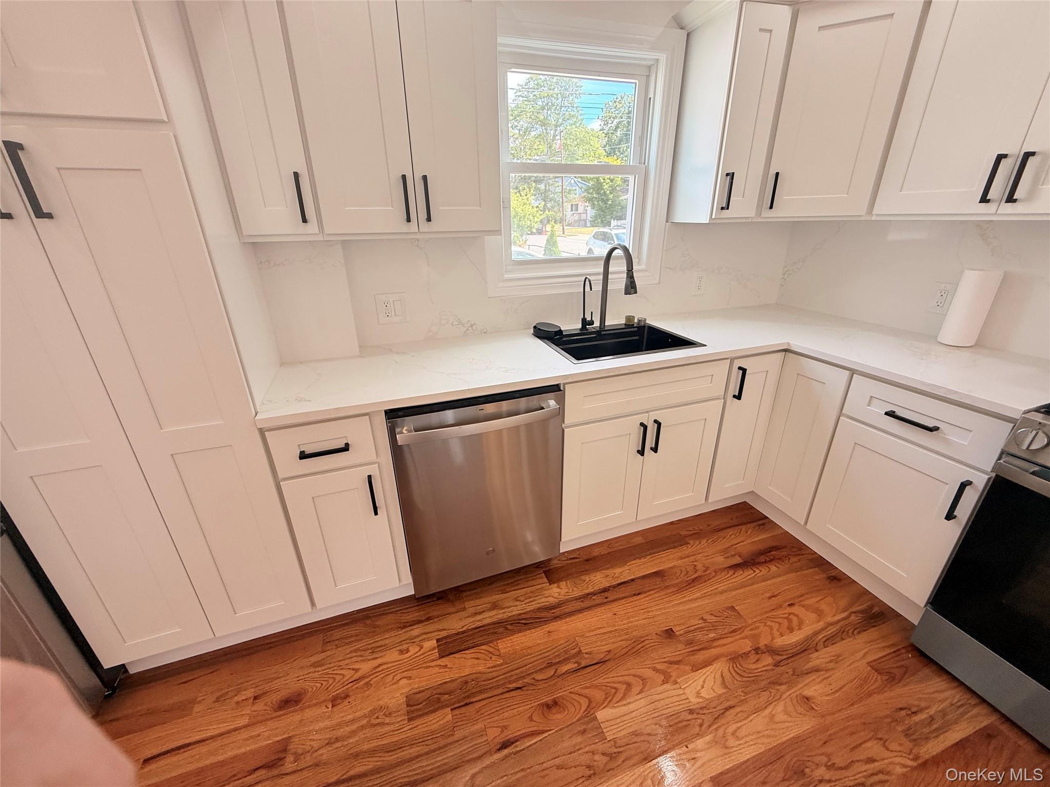 Single Family Saint Francis  Nassau County, NY 11575, MLS-906683-32