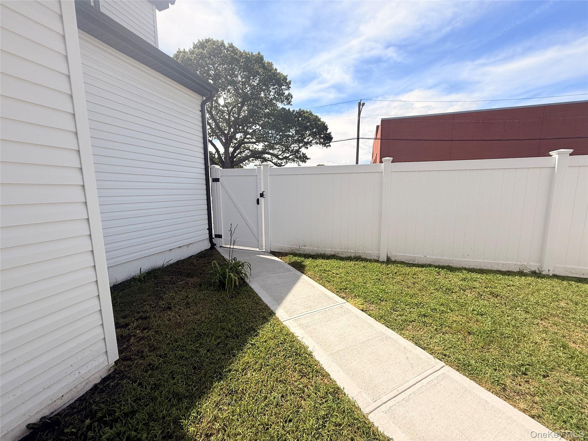 Single Family Saint Francis  Nassau County, NY 11575, MLS-906683-36