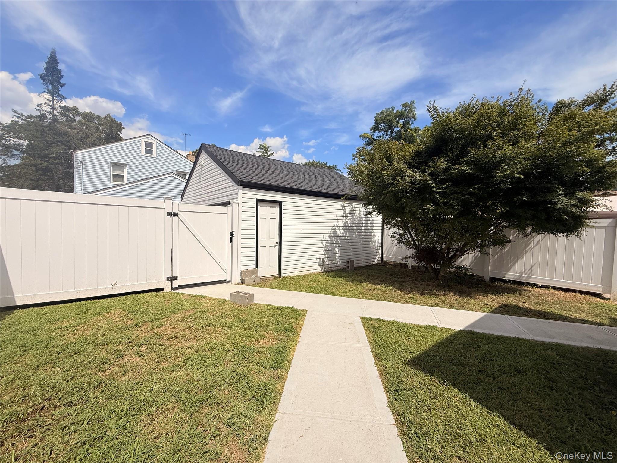 Single Family Saint Francis  Nassau County, NY 11575, MLS-906683-37