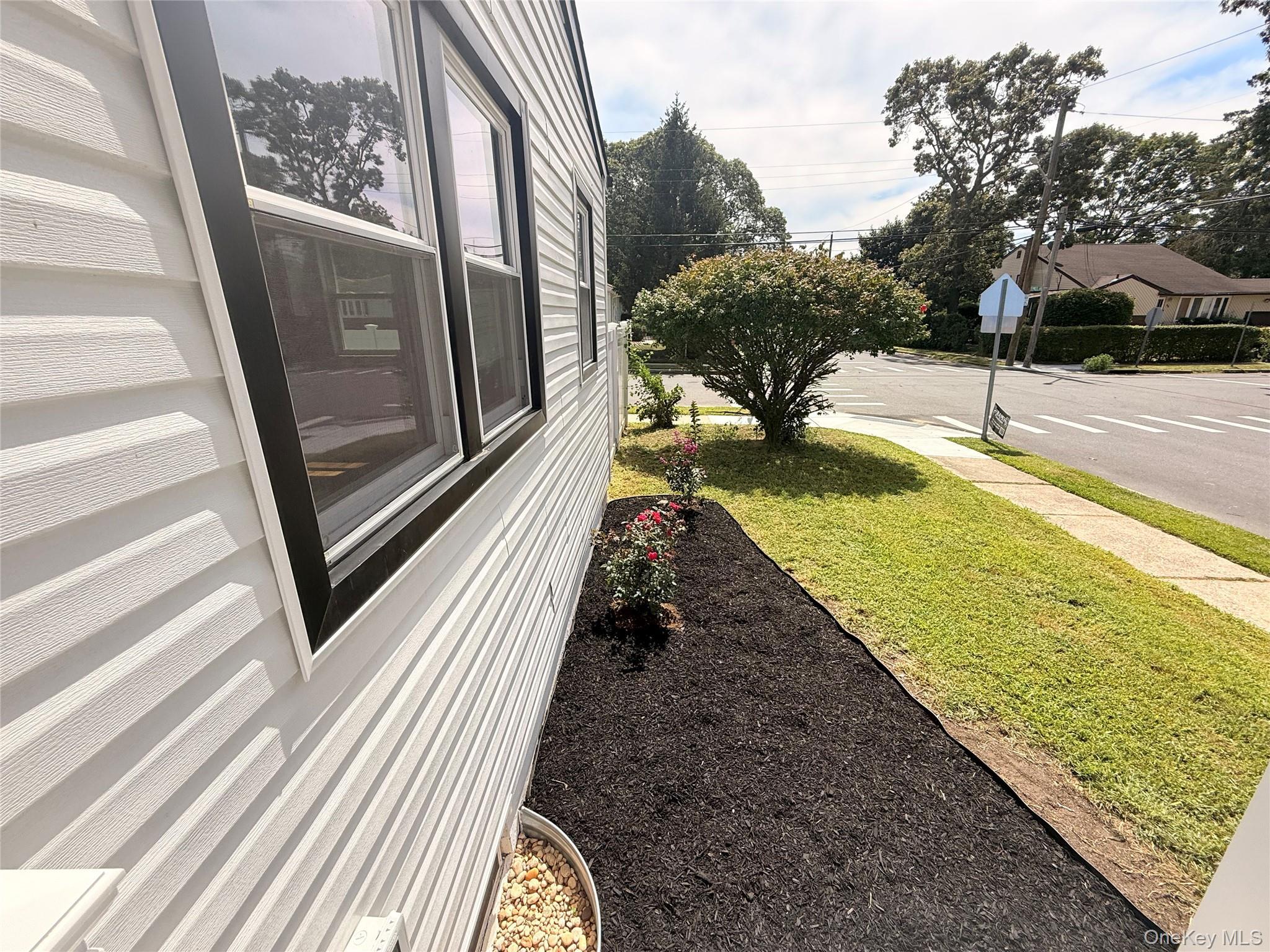 Single Family Saint Francis  Nassau County, NY 11575, MLS-906683-4