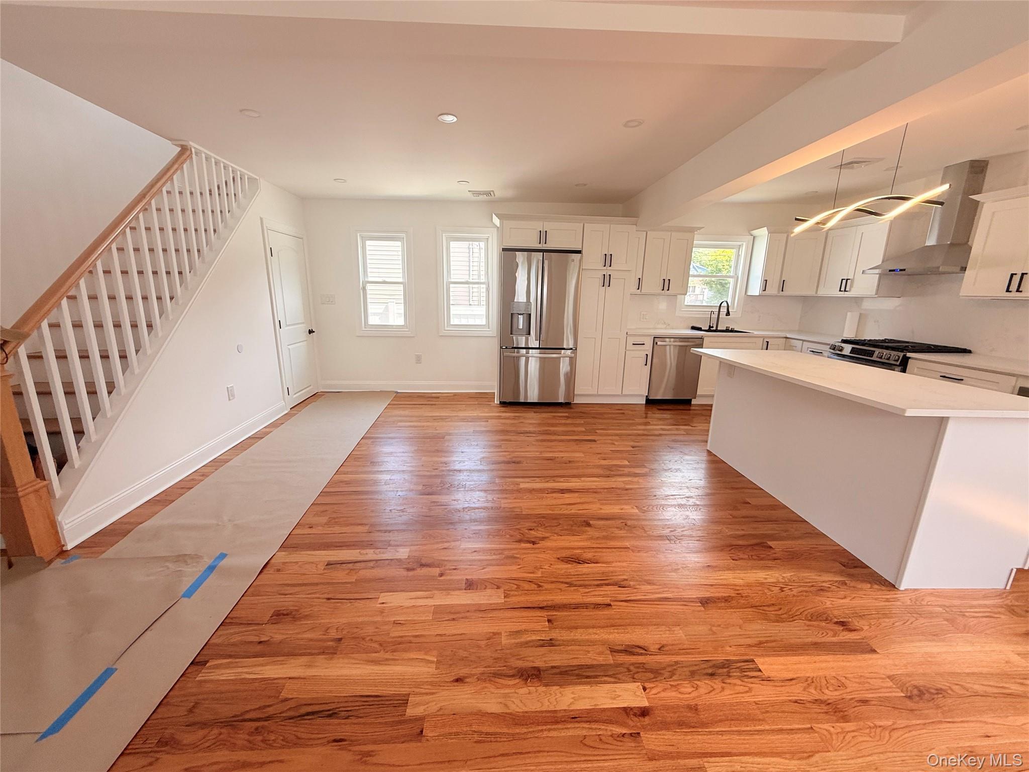 Single Family Saint Francis  Nassau County, NY 11575, MLS-906683-5