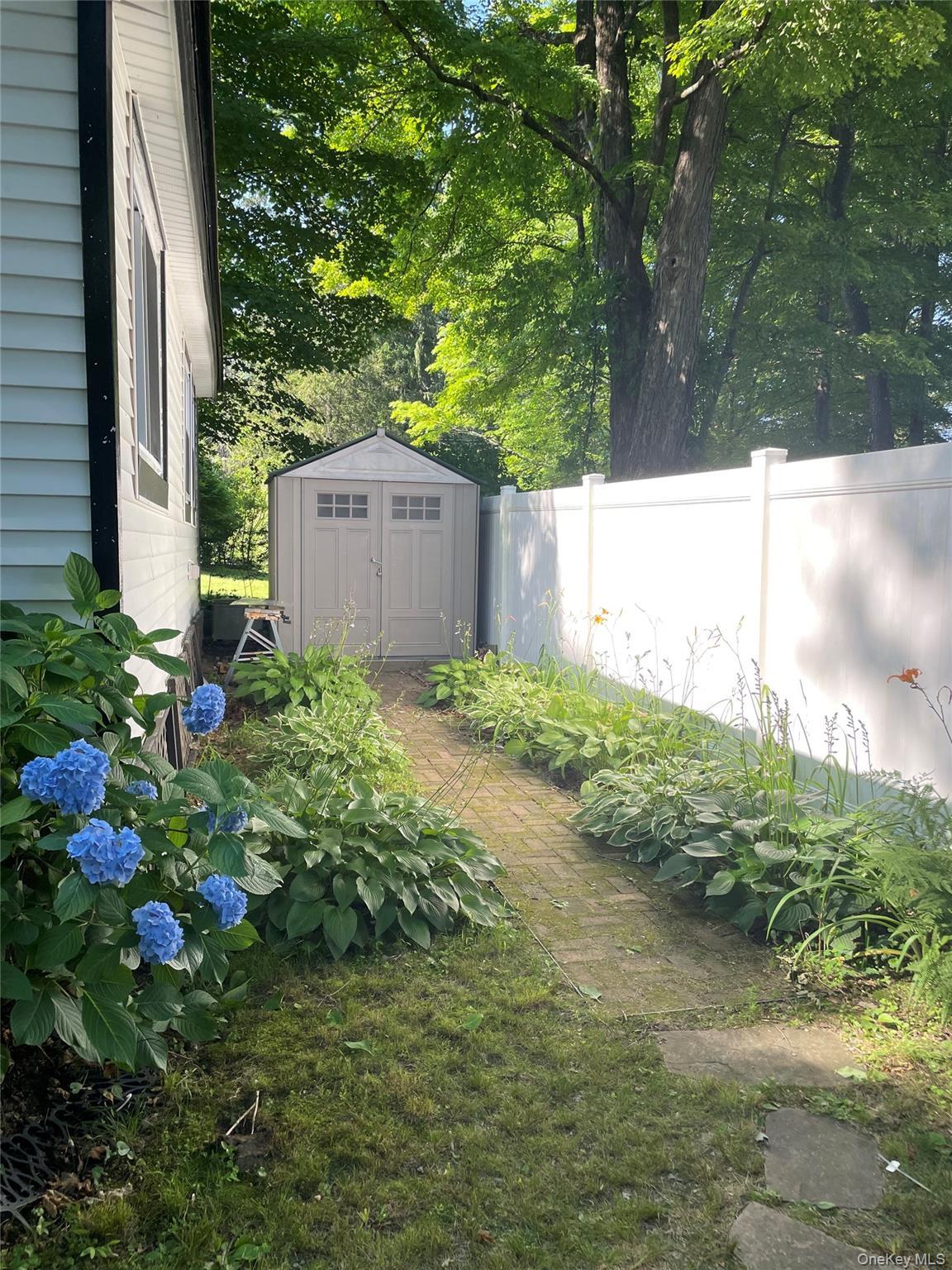 Coop Lexington  Westchester County, NY 10567, MLS-906692-20