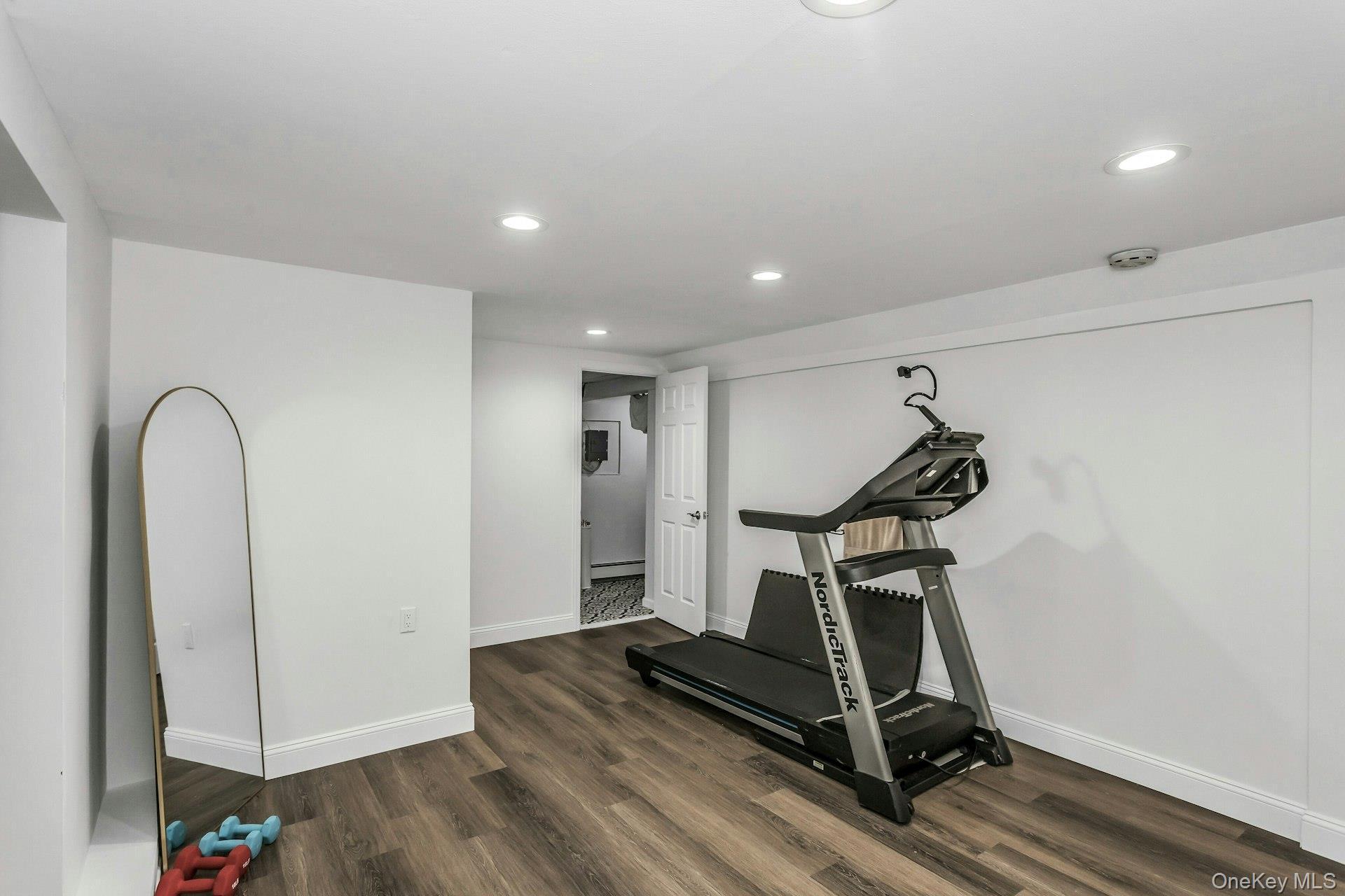 Single Family Bread And Cheese Hollow  Suffolk County, NY 11768, MLS-906698-27