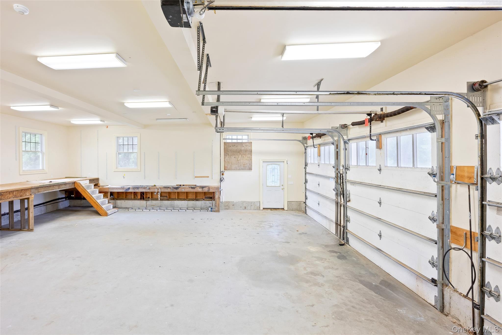 Single Family Brushy Neck Ln Suffolk County, NY 11977, MLS-906787-26