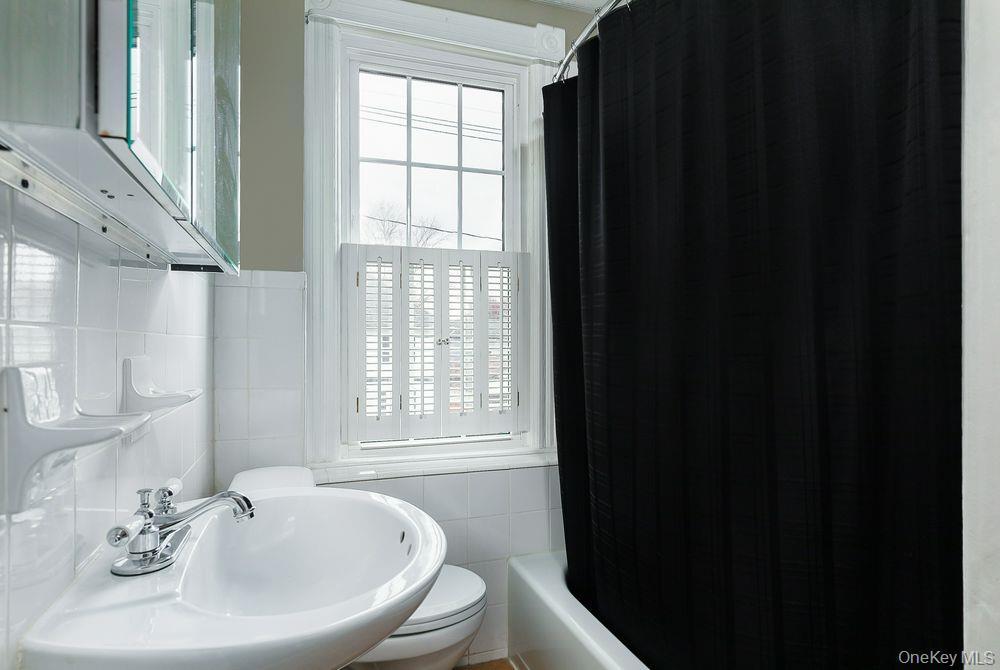 Single Family Elmendorf  Ulster County, NY 12401, MLS-906799-14