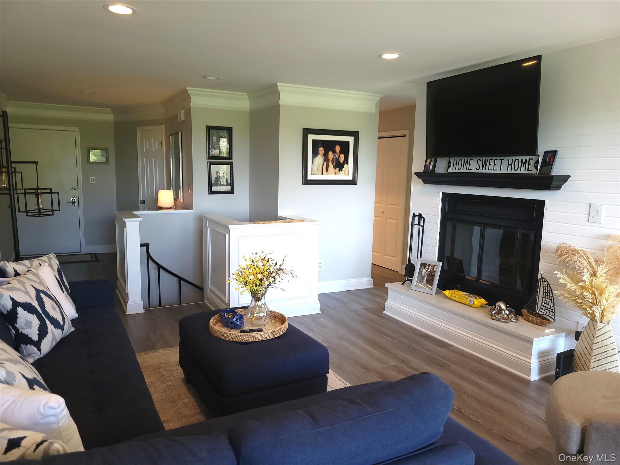 Condo Watchogue  Suffolk County, NY 11940, MLS-906801-8
