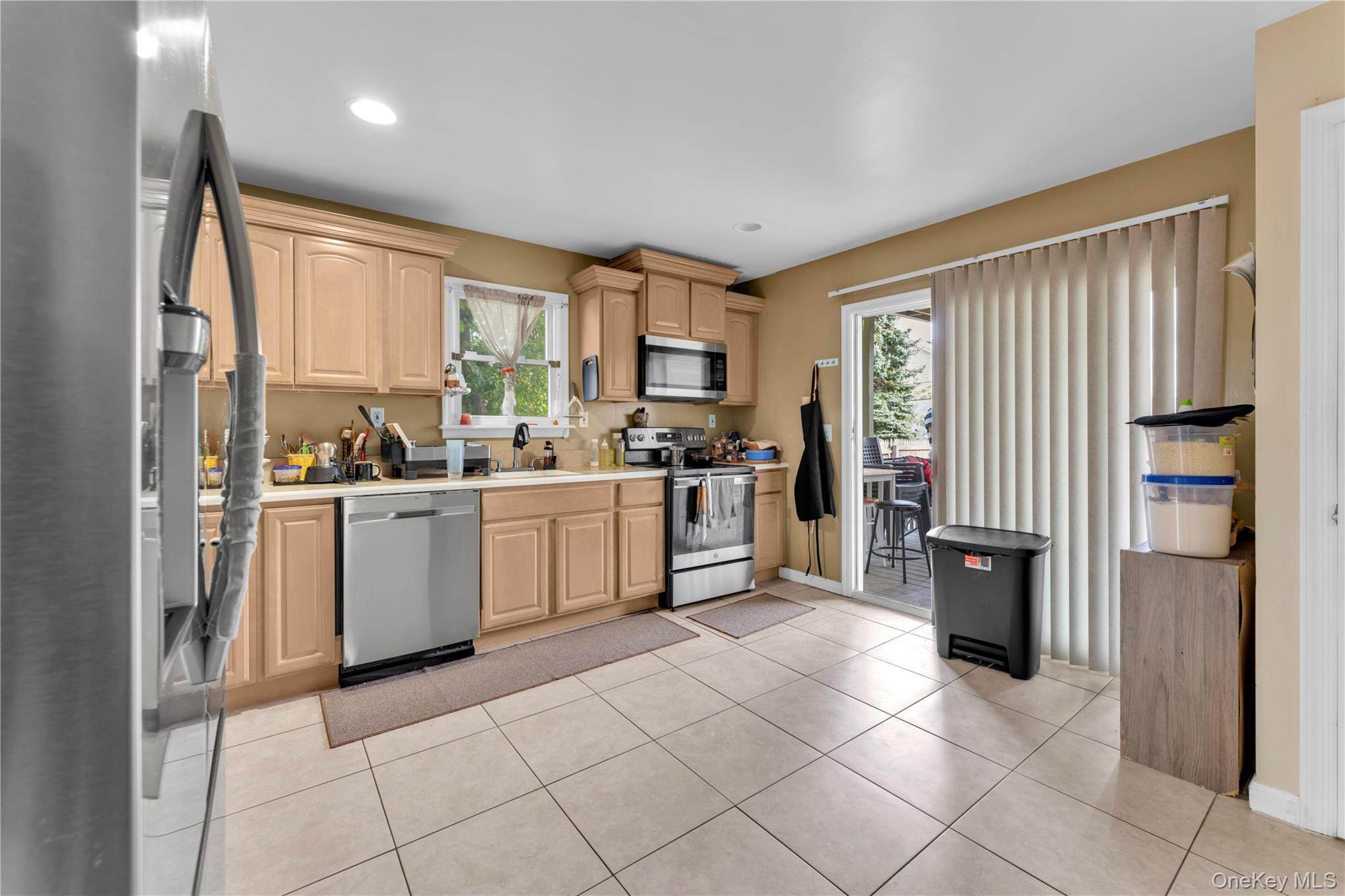 Single Family Atlantic  Nassau County, NY 11520, MLS-906808-23