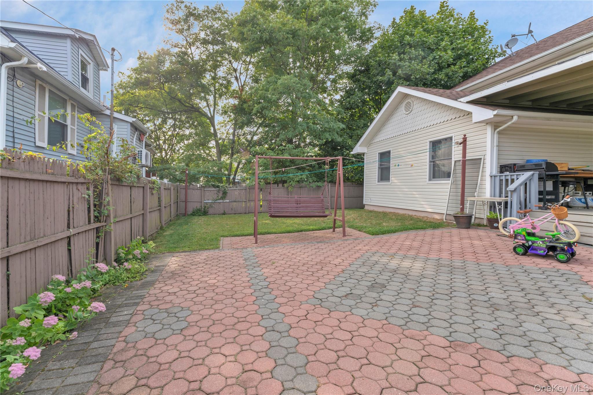 Single Family Atlantic  Nassau County, NY 11520, MLS-906808-33