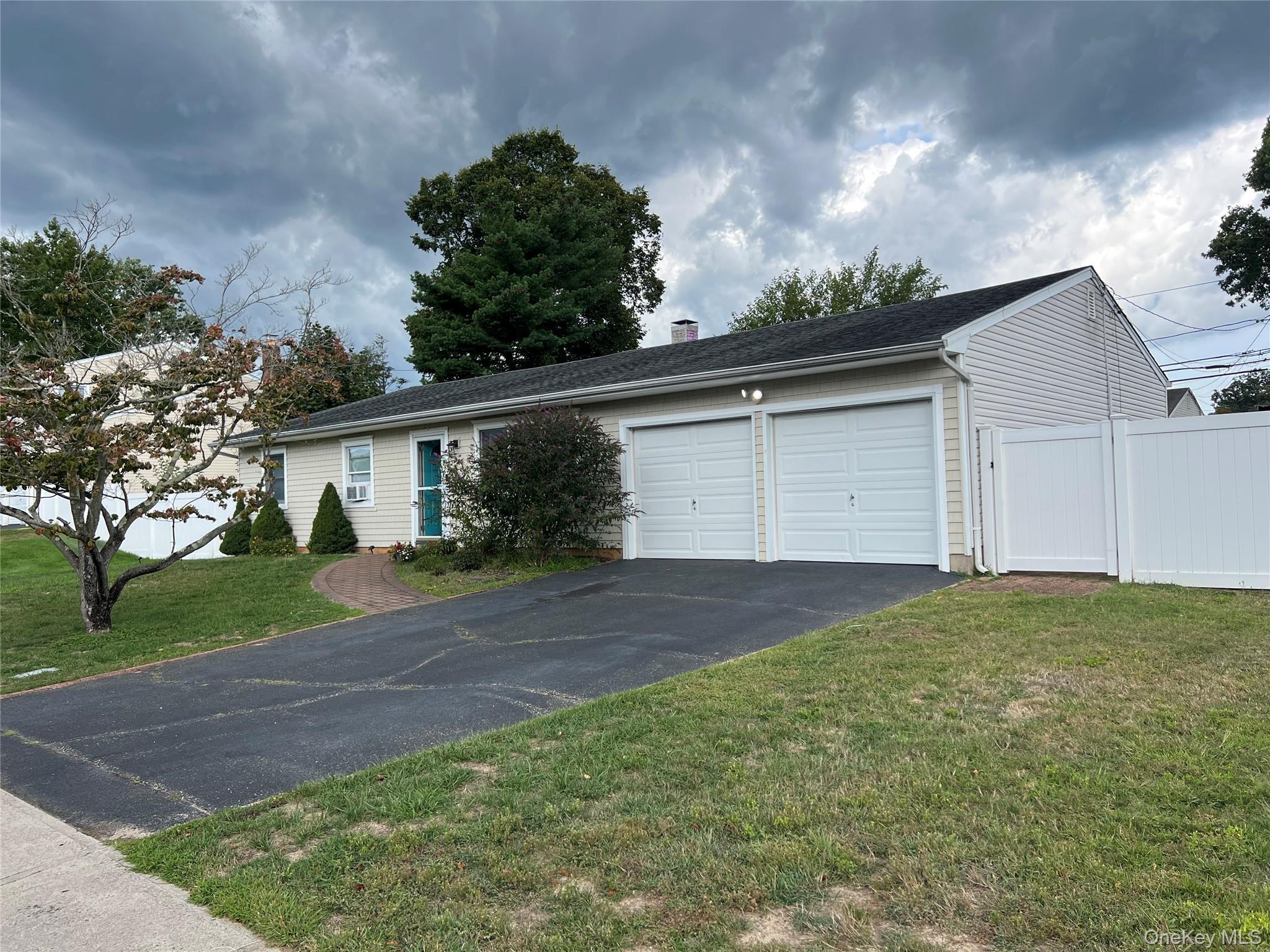 Single Family Rush  Suffolk County, NY 11776, MLS-906815-3