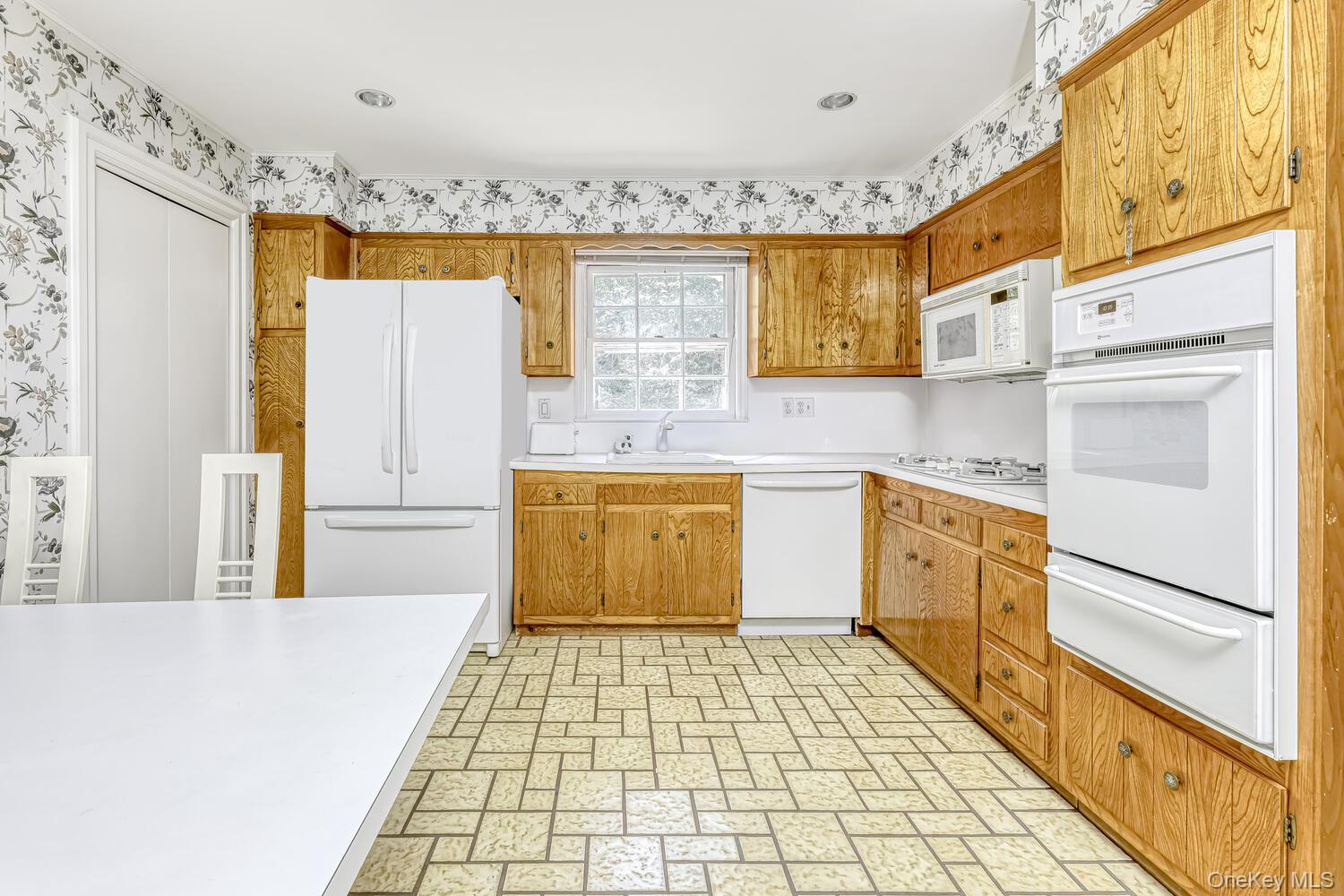 Single Family Macintosh Rockland County, NY 10952, MLS-906817-11