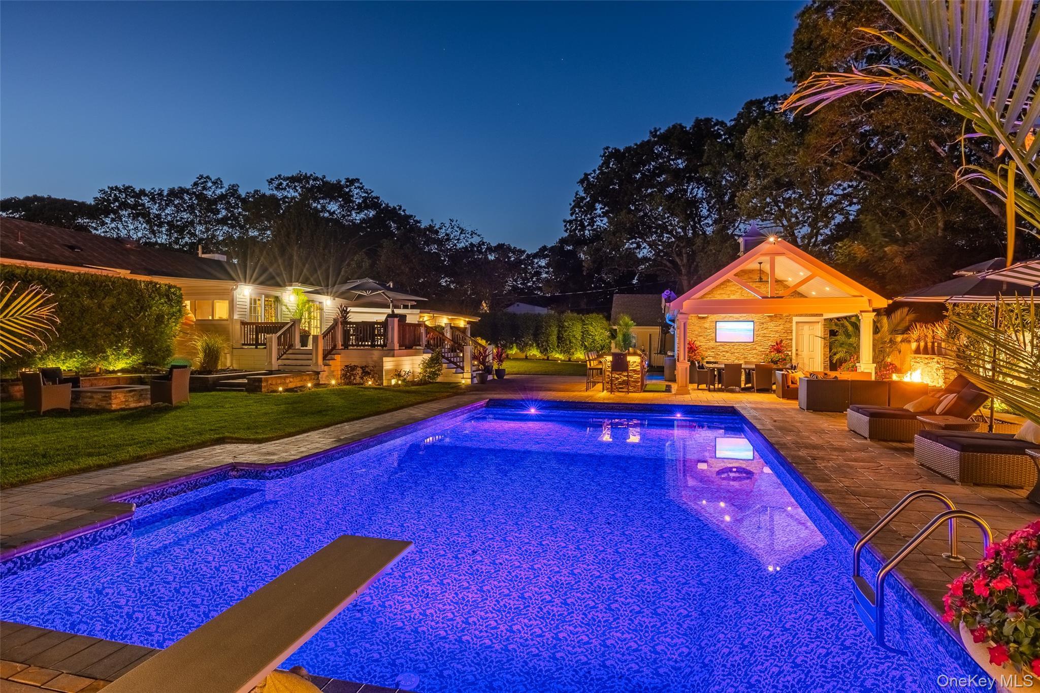 Single Family Revilo  Suffolk County, NY 11967, MLS-906836-30