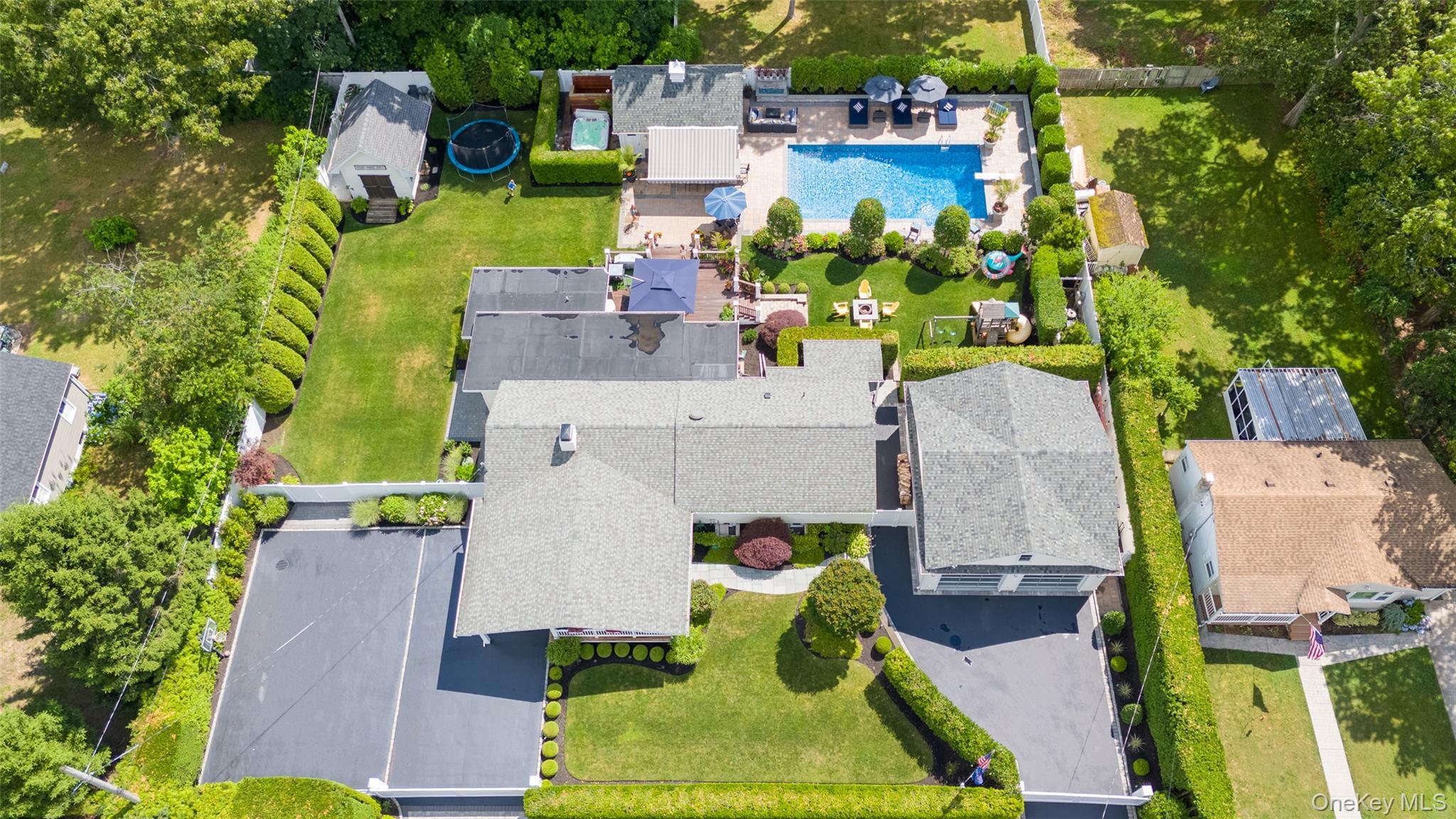 Single Family Revilo  Suffolk County, NY 11967, MLS-906836-31